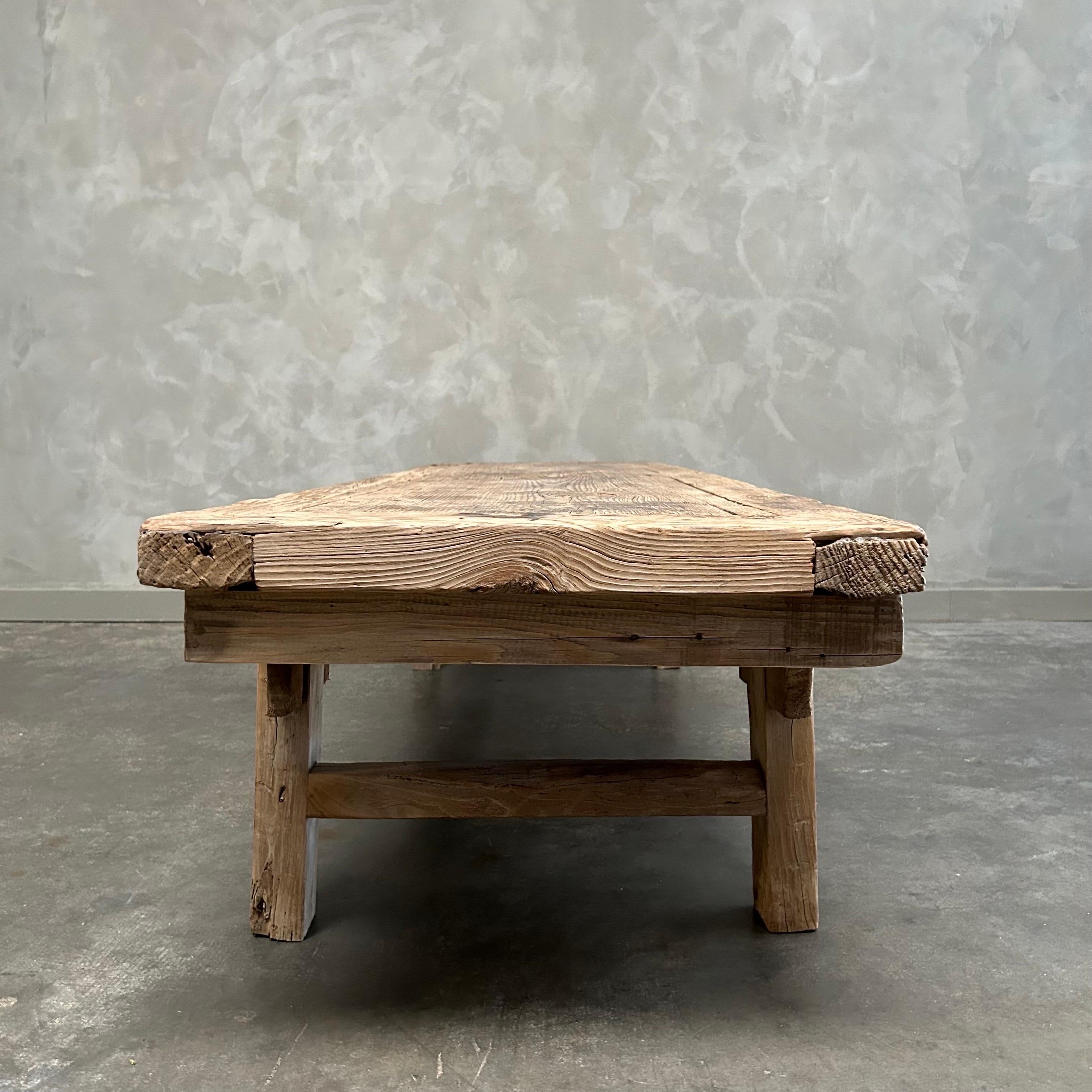 20ième siècle Table basse vintage en bois d'orme 18