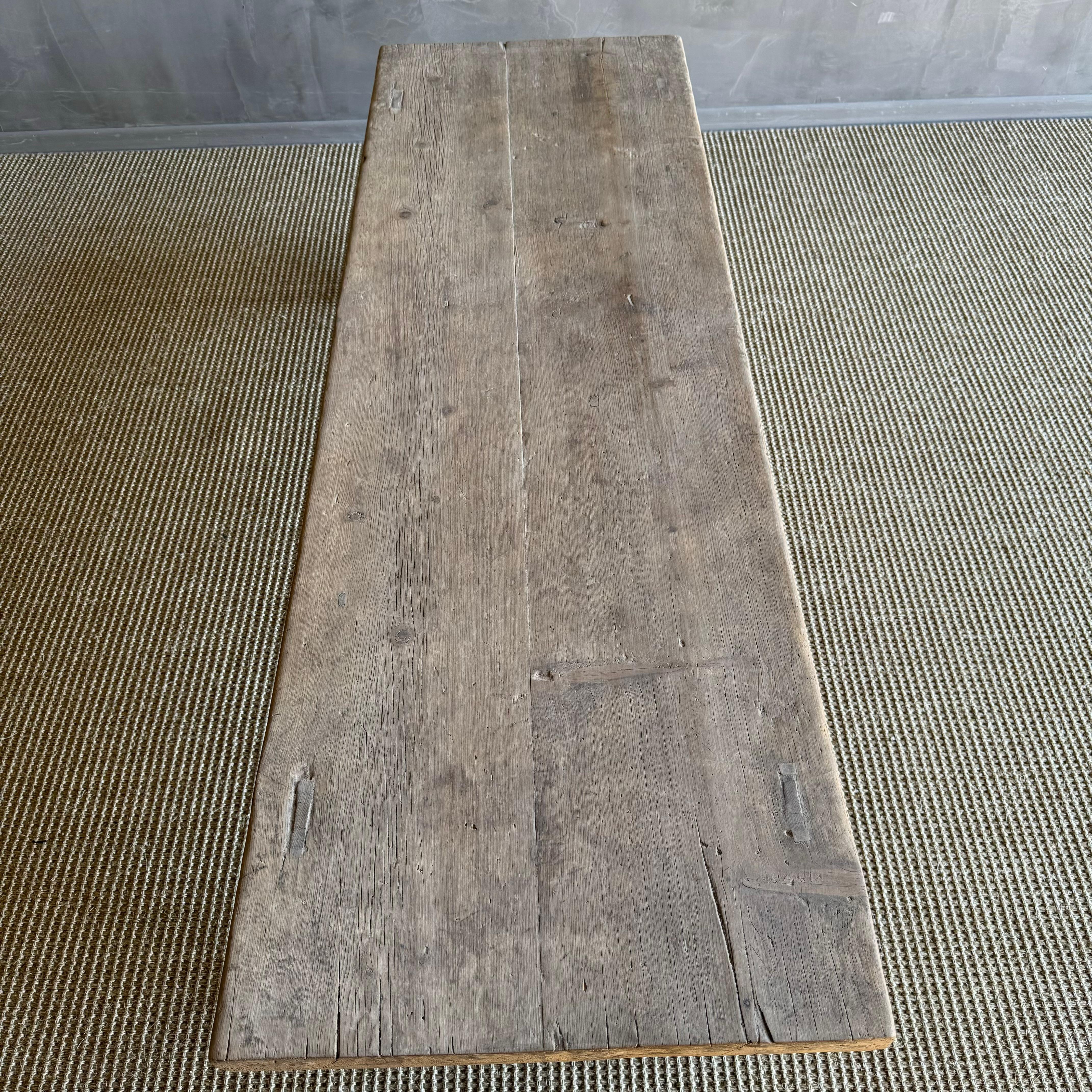 Tavolino in legno d'olmo vintage da 66