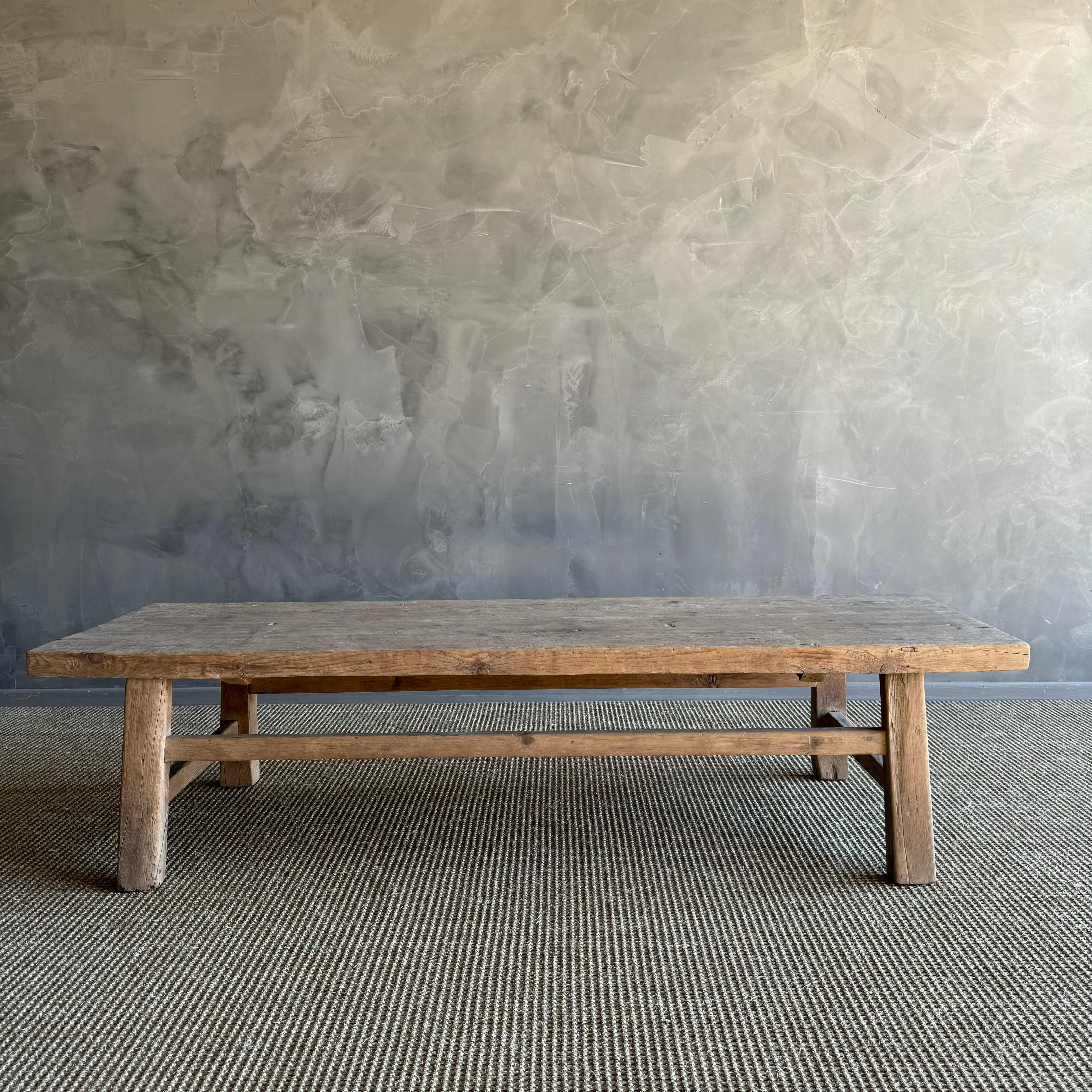 XX secolo Tavolino in legno d'olmo vintage da 66