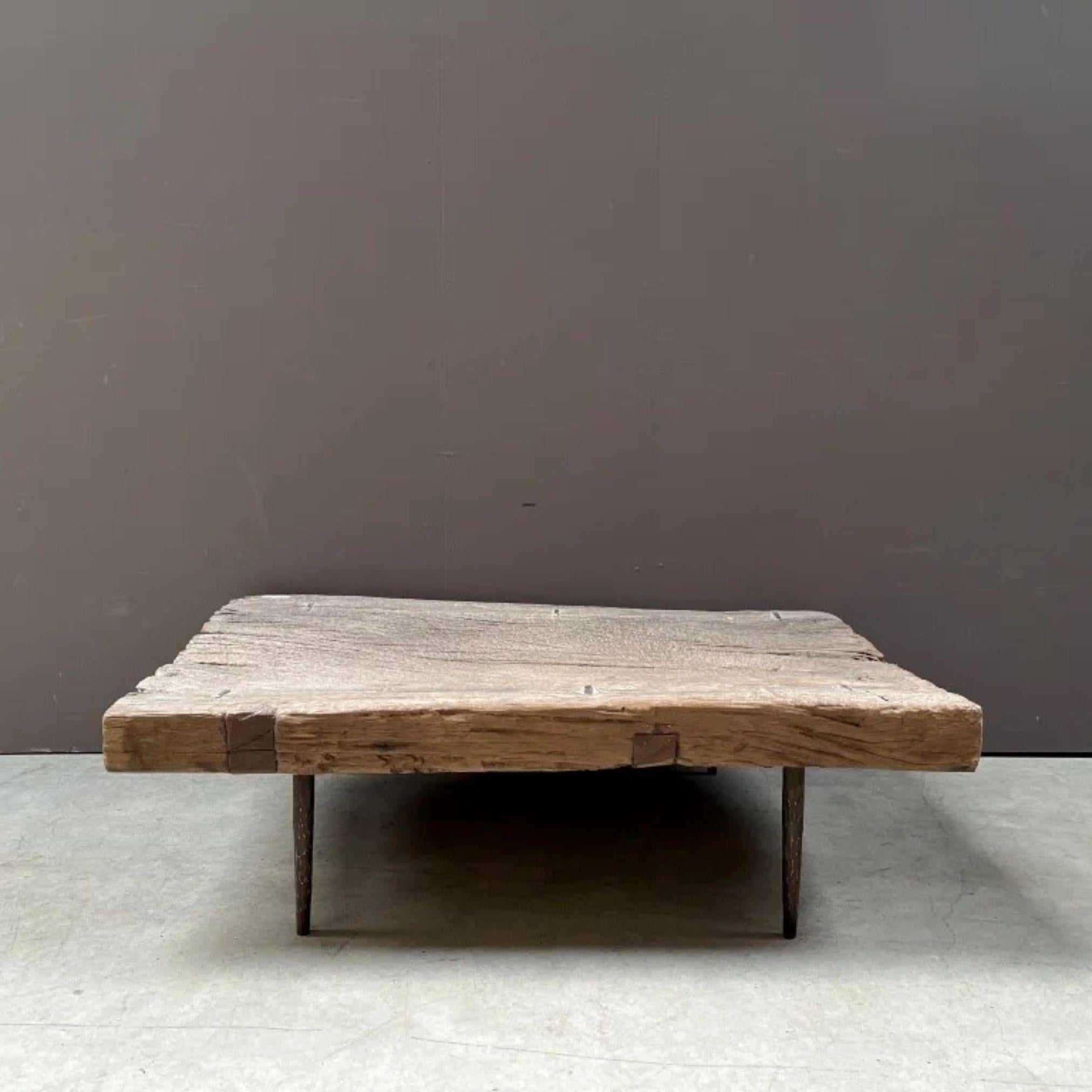 Table basse vintage en bois d'orme, Asie, début du 20e siècle en vente 1