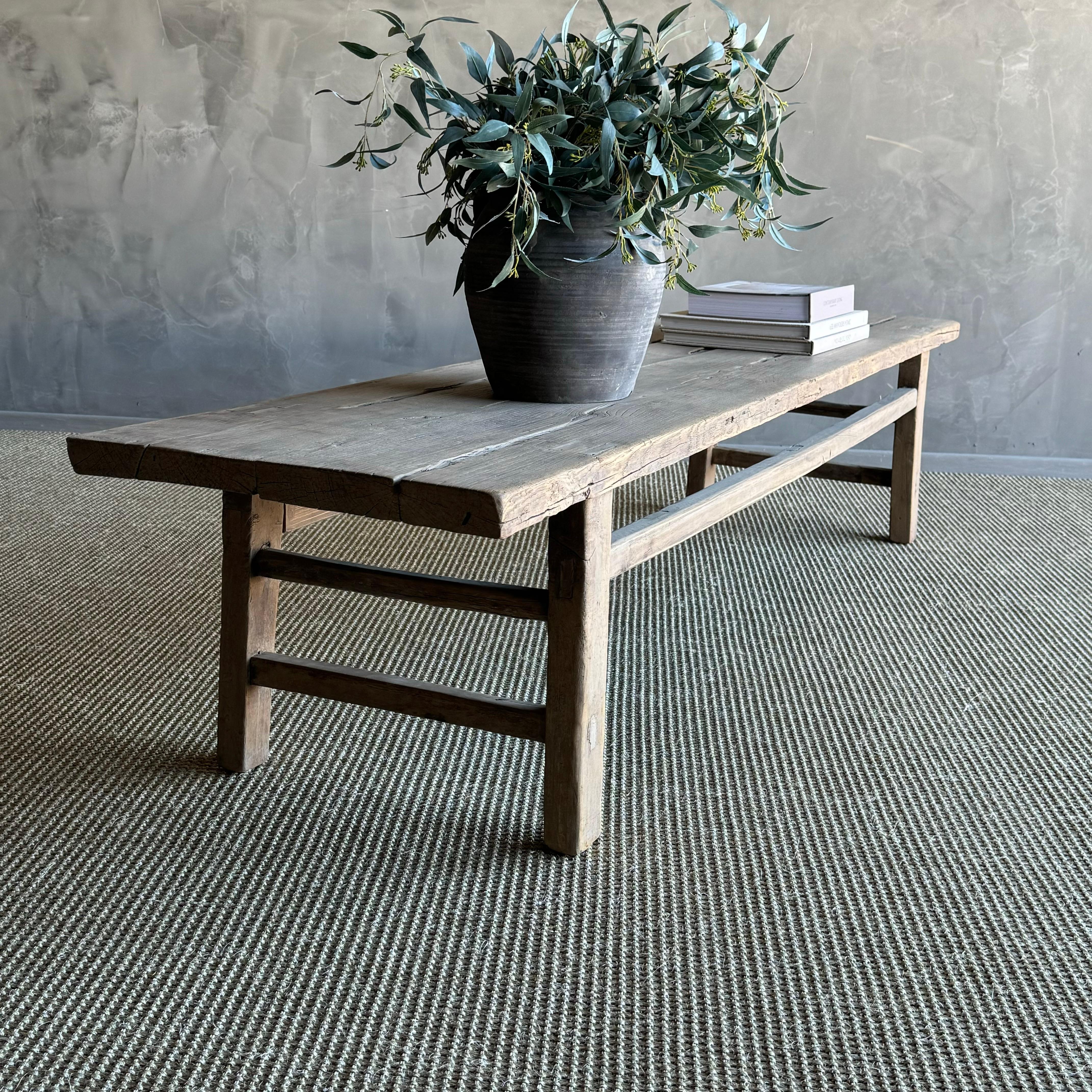 Vintage Ulme Holz Couchtisch im Angebot 4