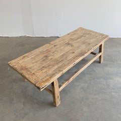 Vieille table basse en bois d'orme