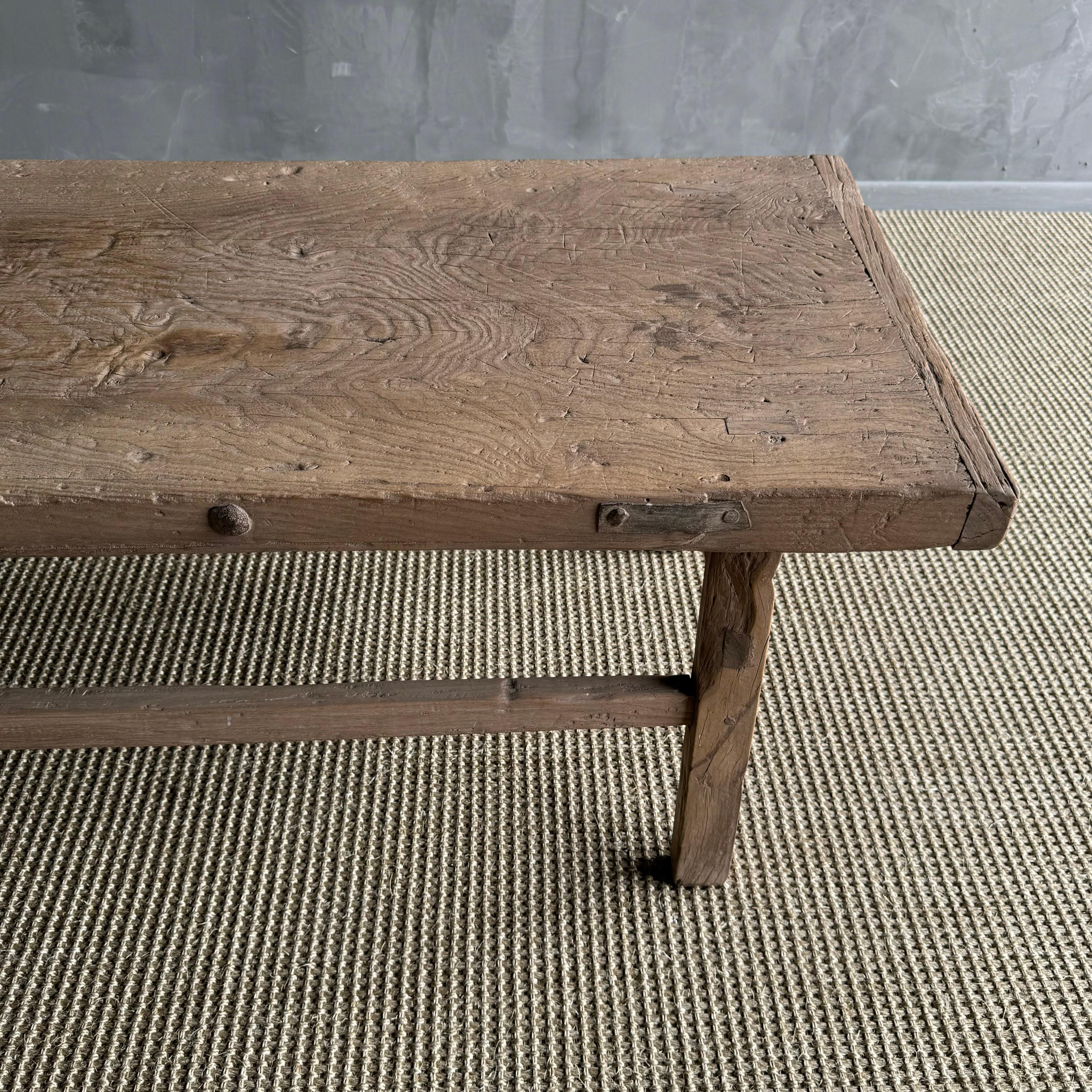 Vintage Ulme Holz Couchtisch im Zustand „Gut“ in Old Town Orange, CA