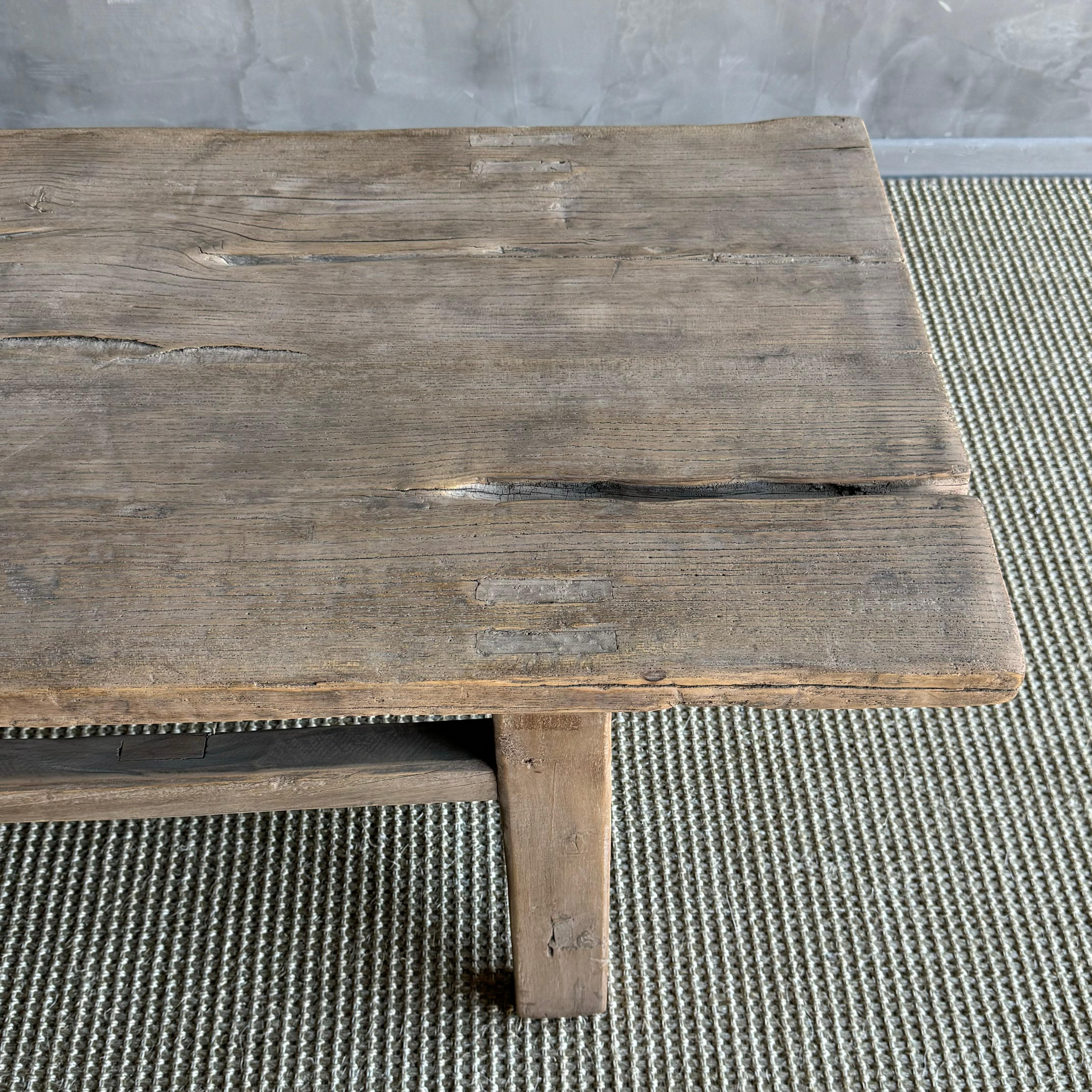 Vintage Ulme Holz Couchtisch (20. Jahrhundert) im Angebot