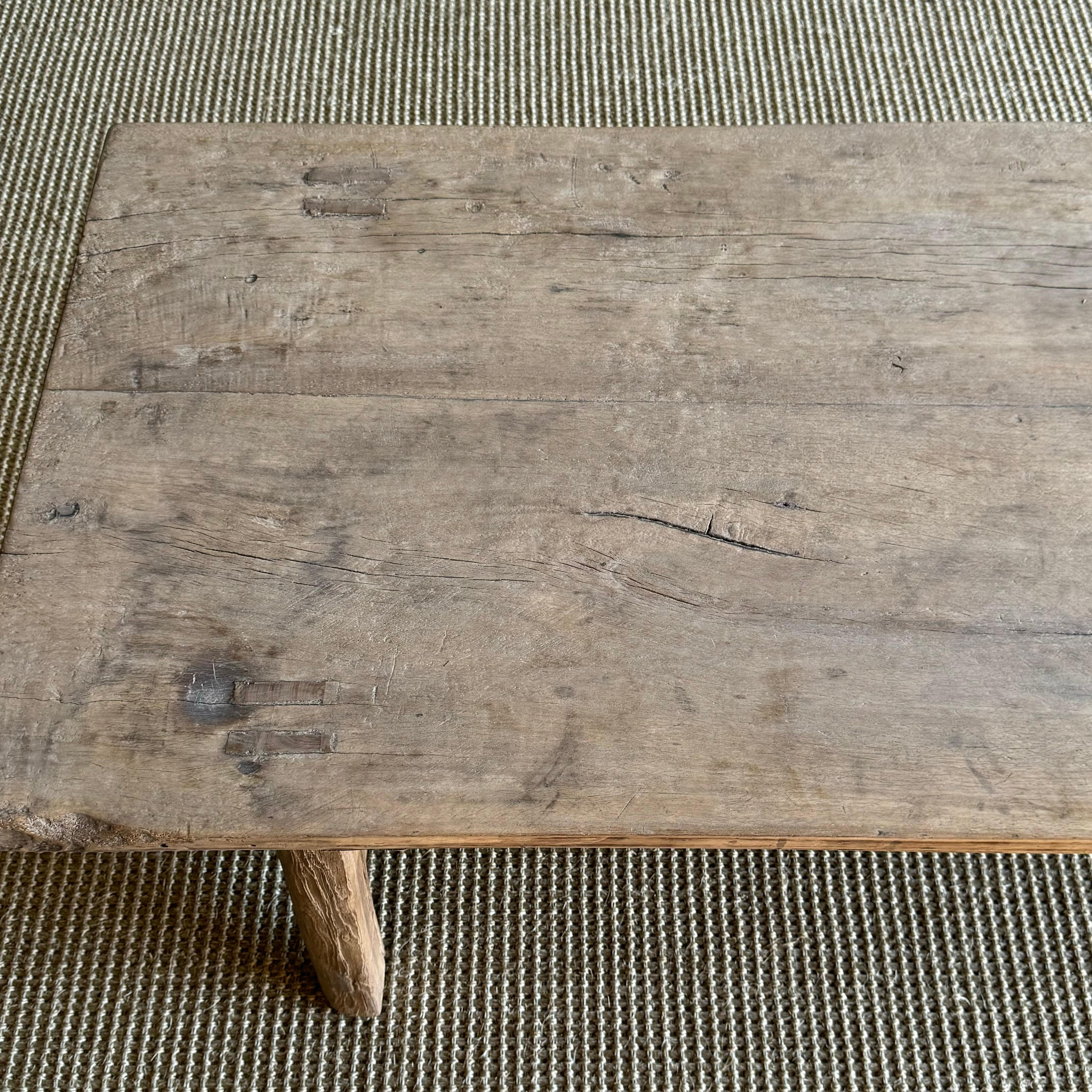 Vintage Ulme Holz Couchtisch (20. Jahrhundert) im Angebot