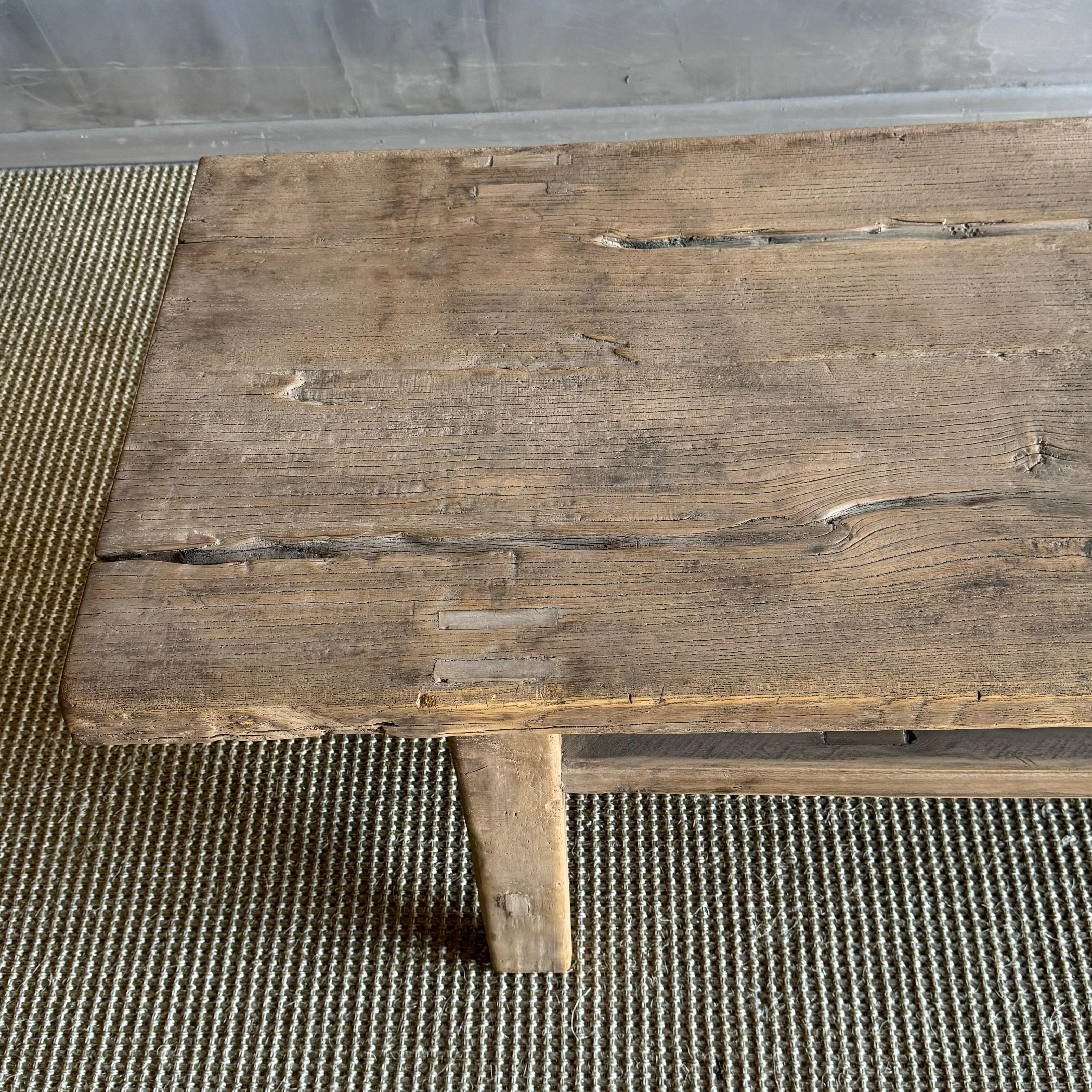 Vintage Ulme Holz Couchtisch im Angebot 1