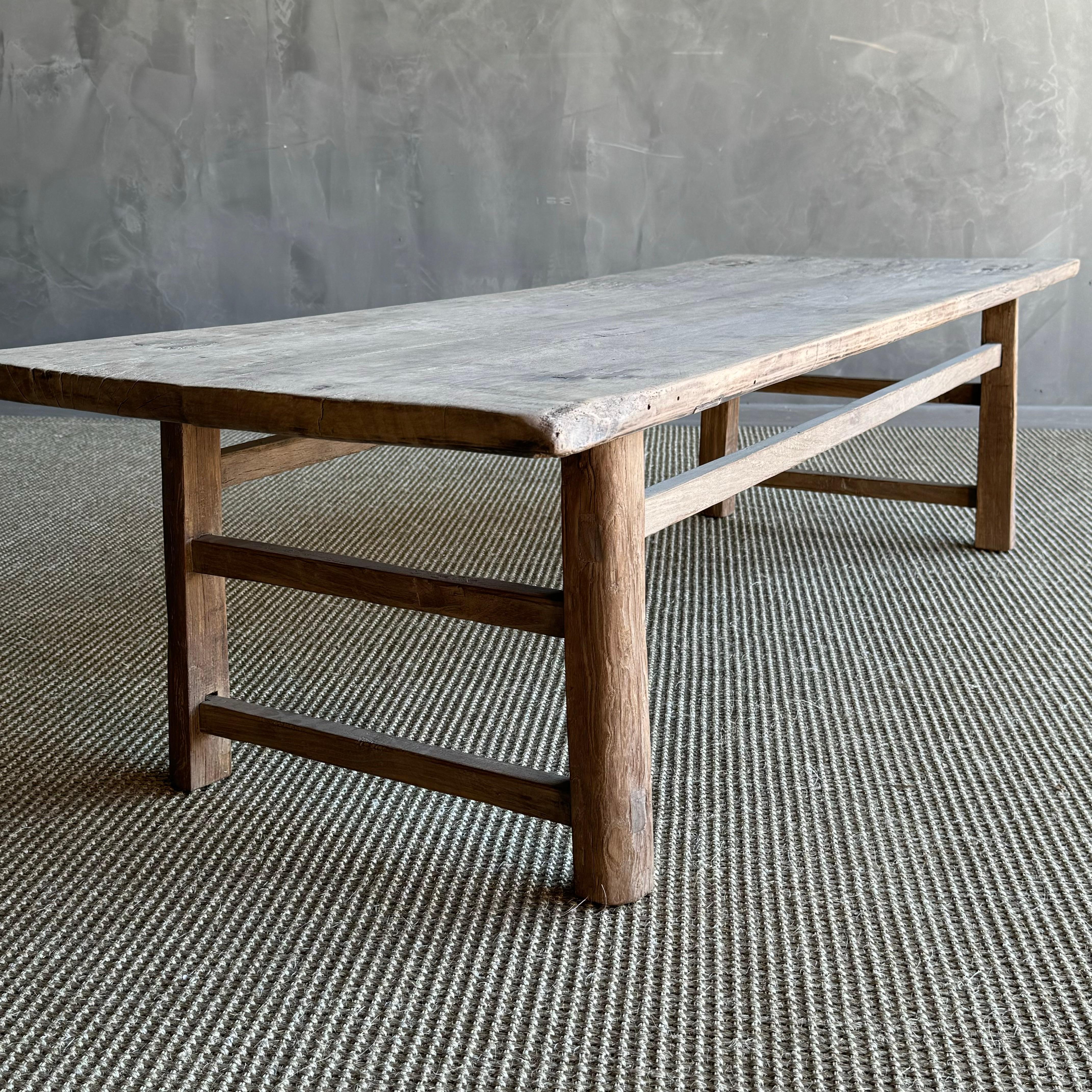 Vintage Ulme Holz Couchtisch im Angebot 1