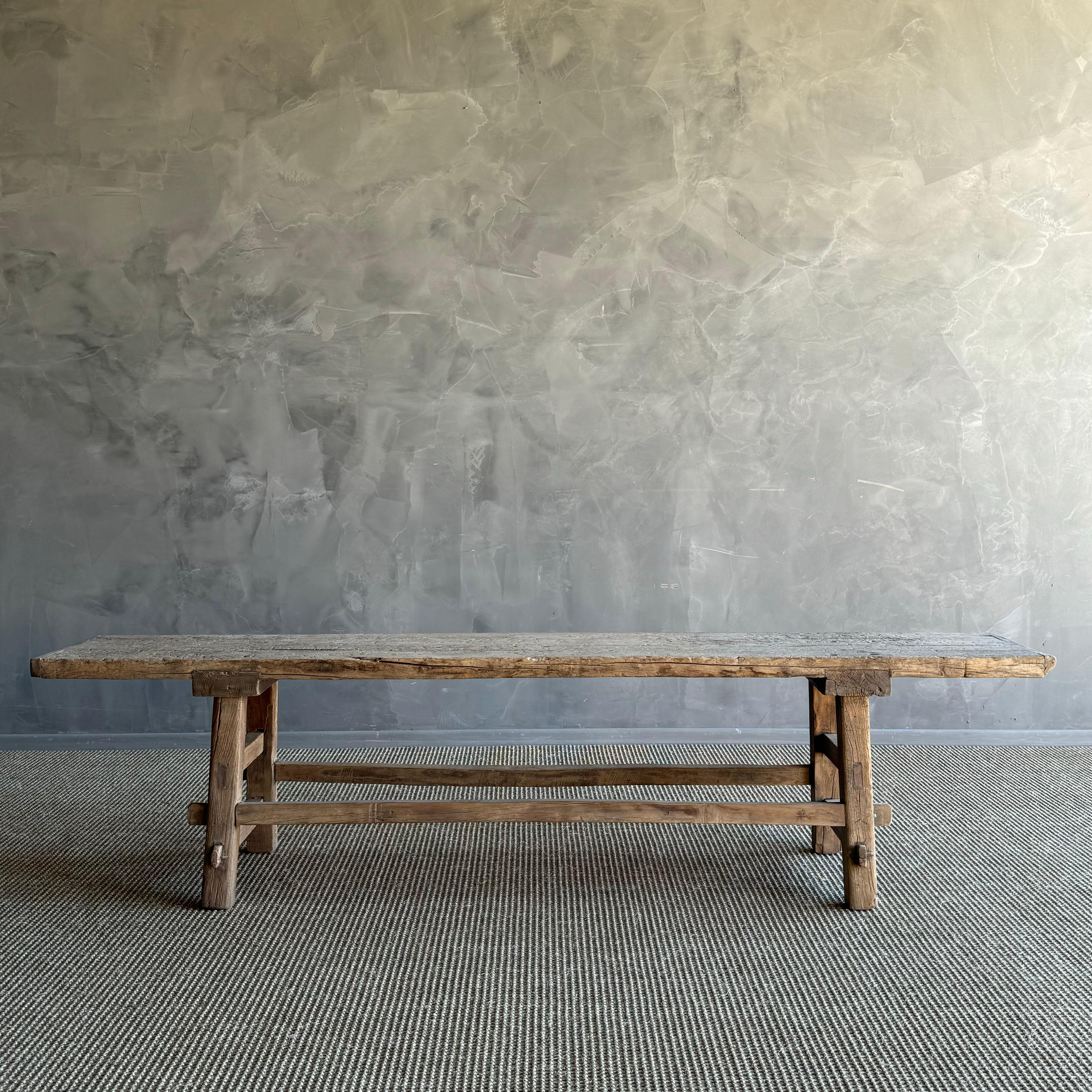 Organico moderno Tavolino o panca in legno di olmo vintage da 82 pollici in vendita