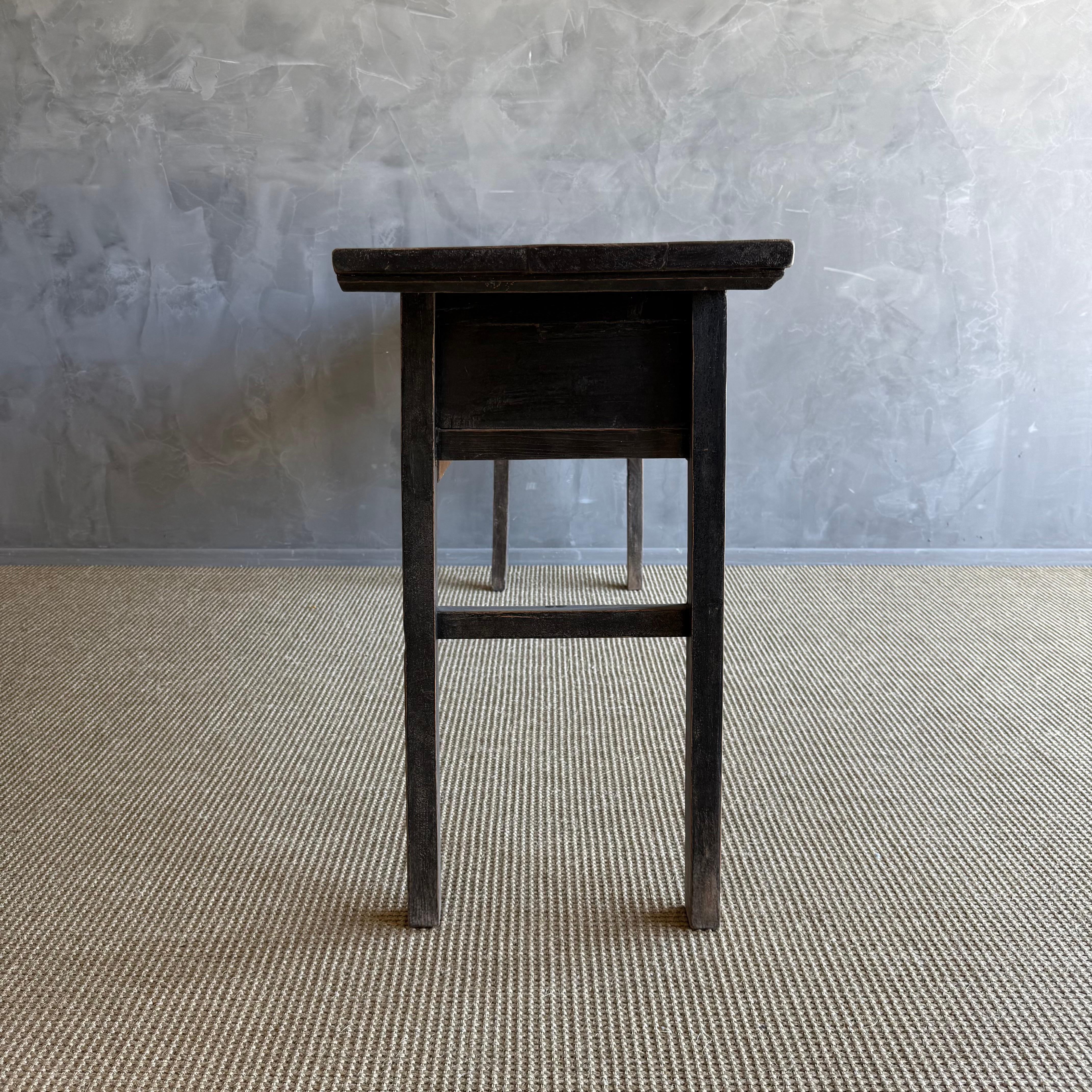 Console Vintage en bois d'orme peint avec 4 tiroirs en vente 2