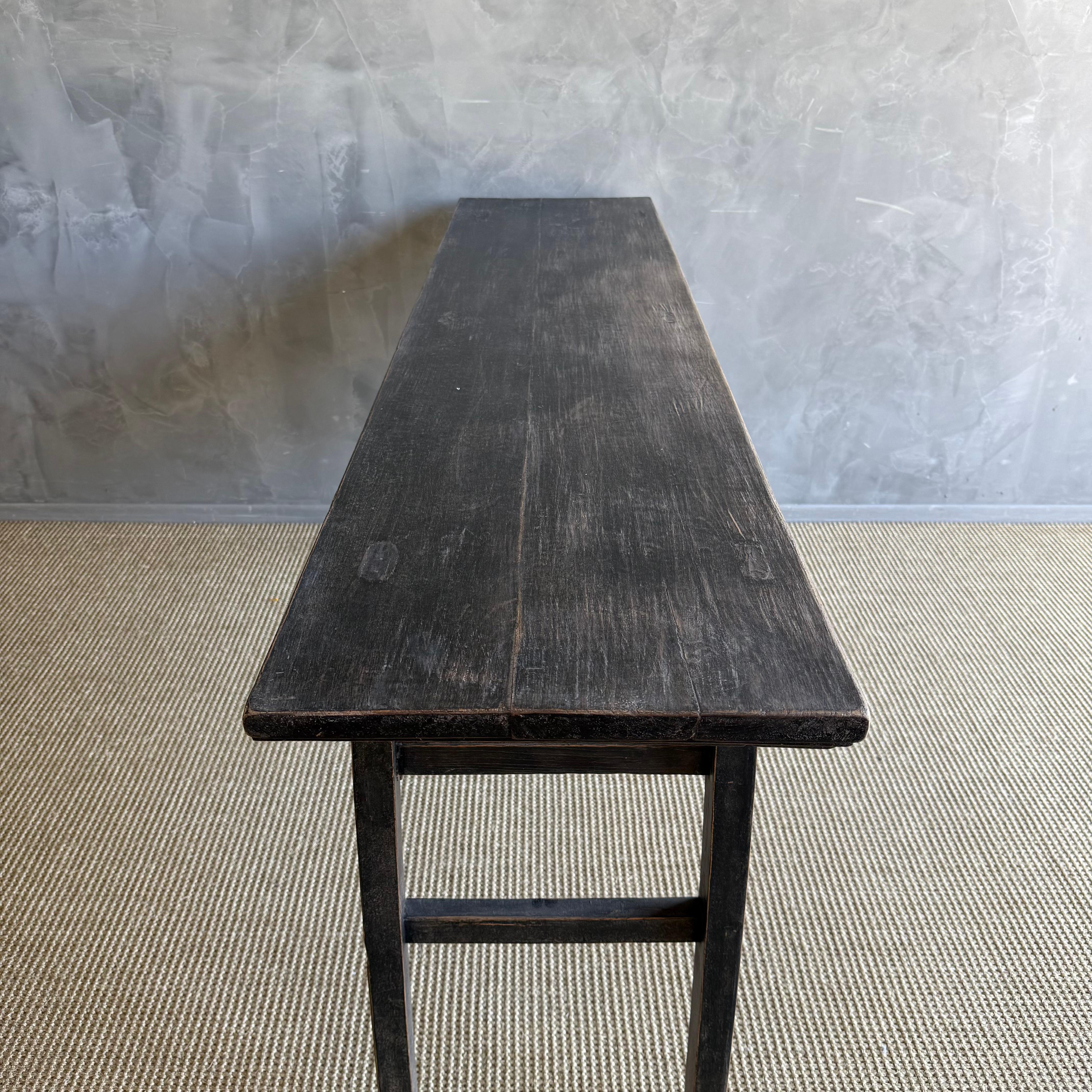Console Vintage en bois d'orme peint avec 4 tiroirs en vente 3