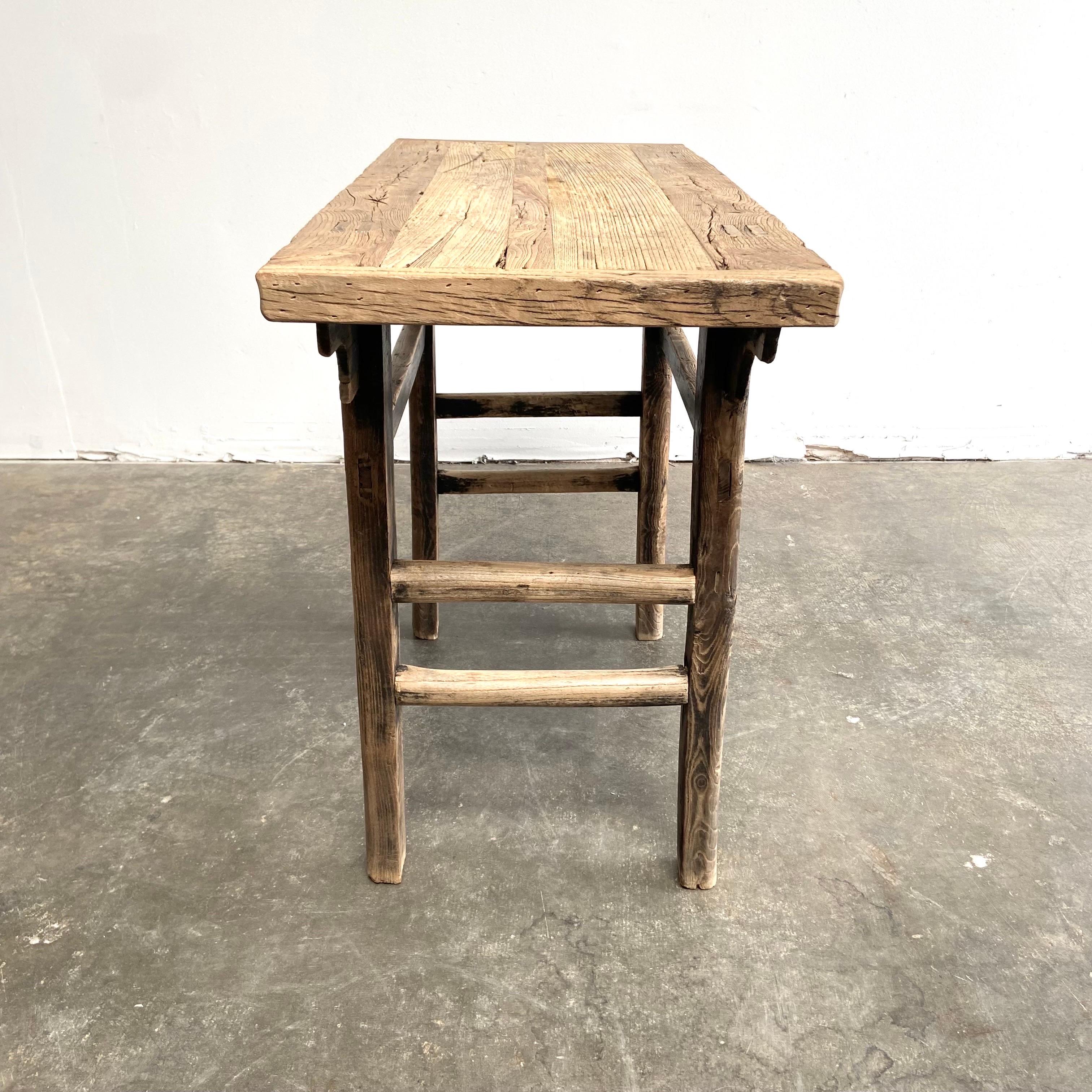 20ième siècle Table console vintage en bois d'orme en vente