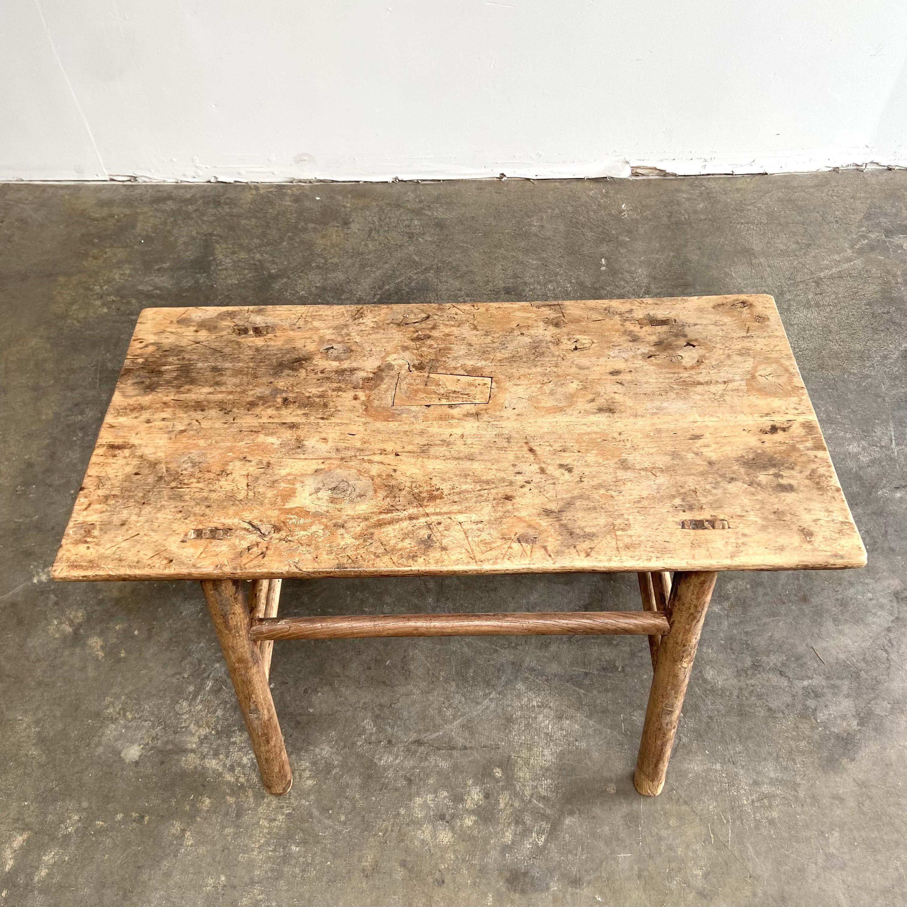 Vieille table console en bois d'orme en vente 3