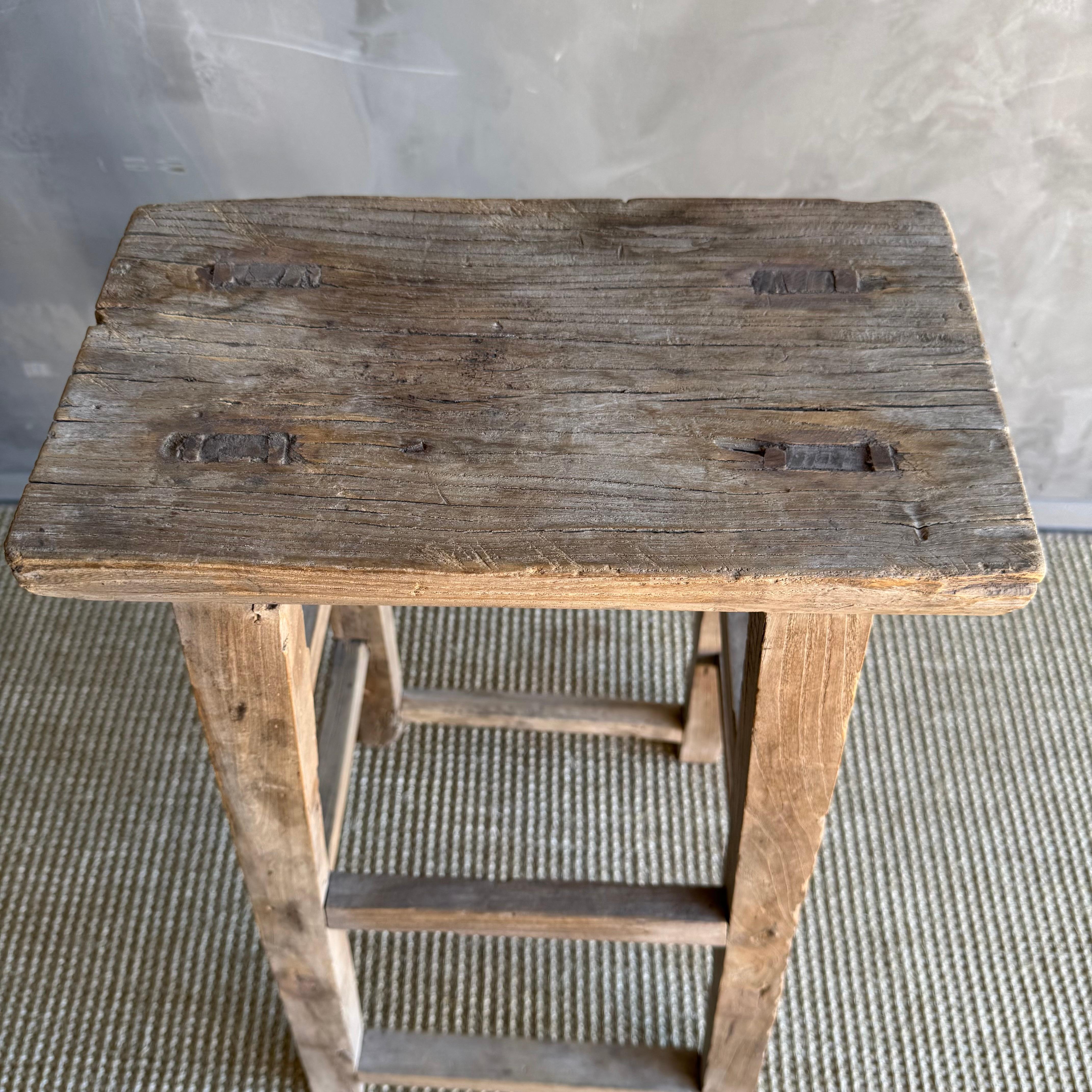 Vintage Elm Wood Pedestal Organic Modern Style Bon état - En vente à Old Town Orange, CA