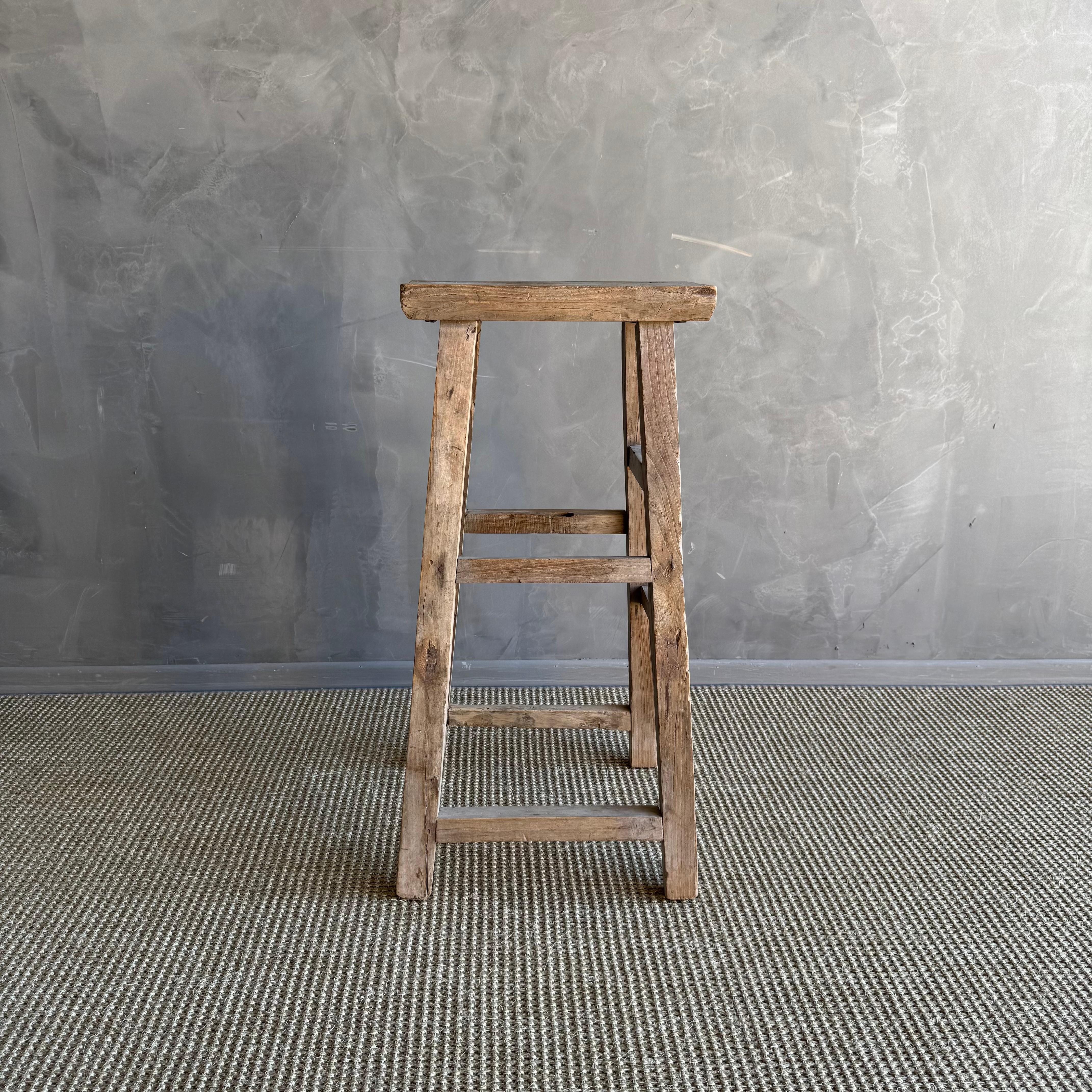 Vintage Elm Wood Pedestal Organic Modern Style en vente 1