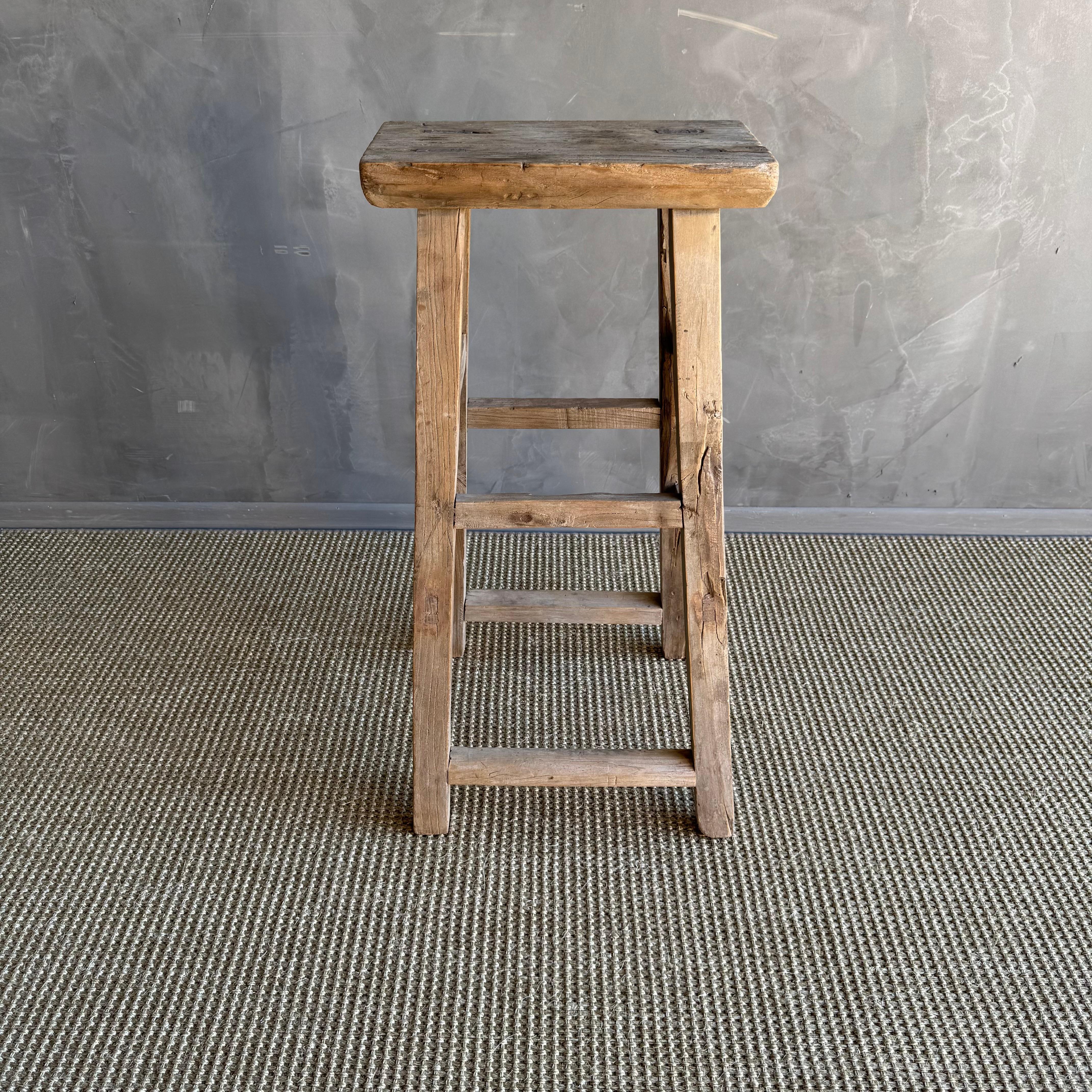 Vintage Elm Wood Pedestal Organic Modern Style en vente 2