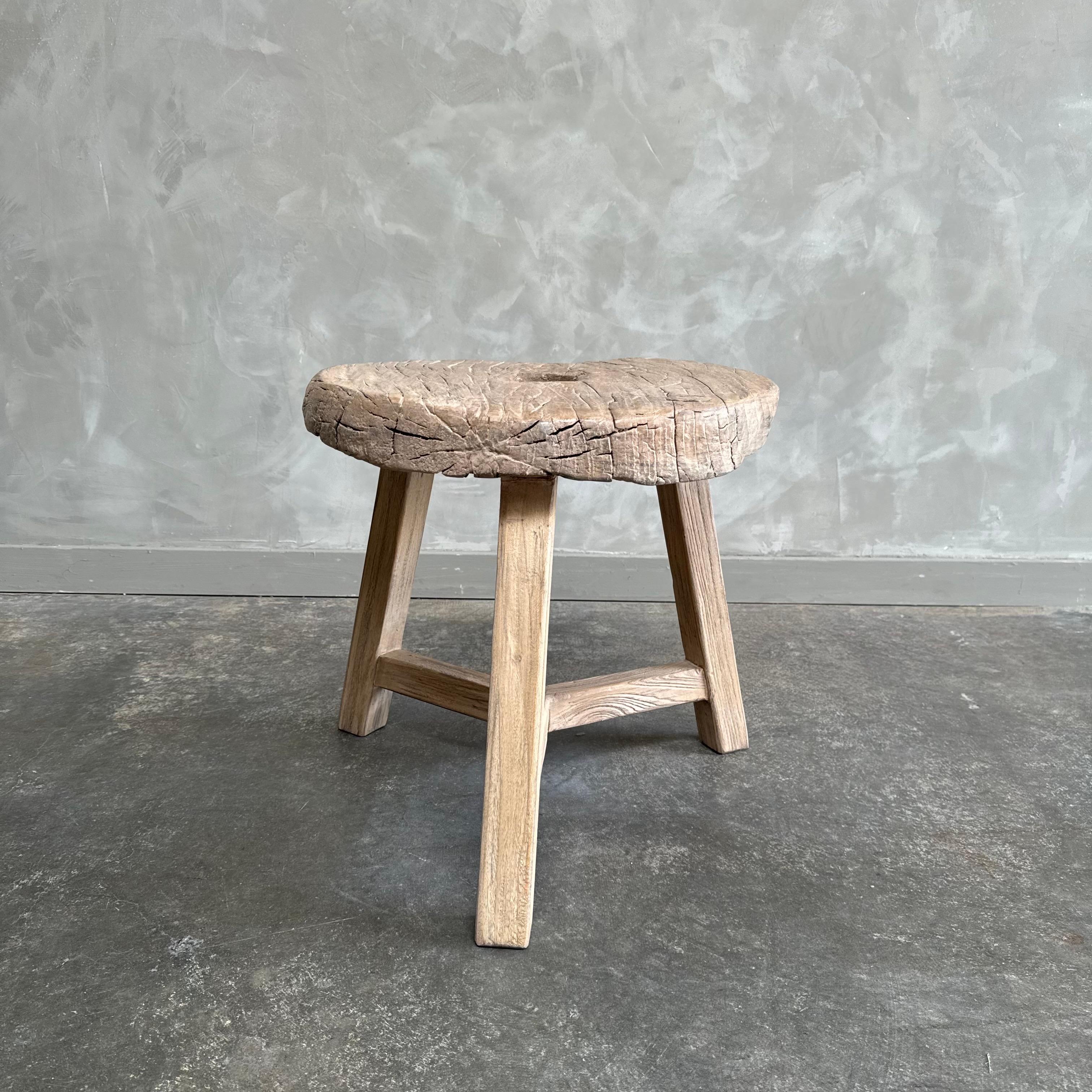 Vintage elm wood side table In Good Condition In Old Town Orange, CA