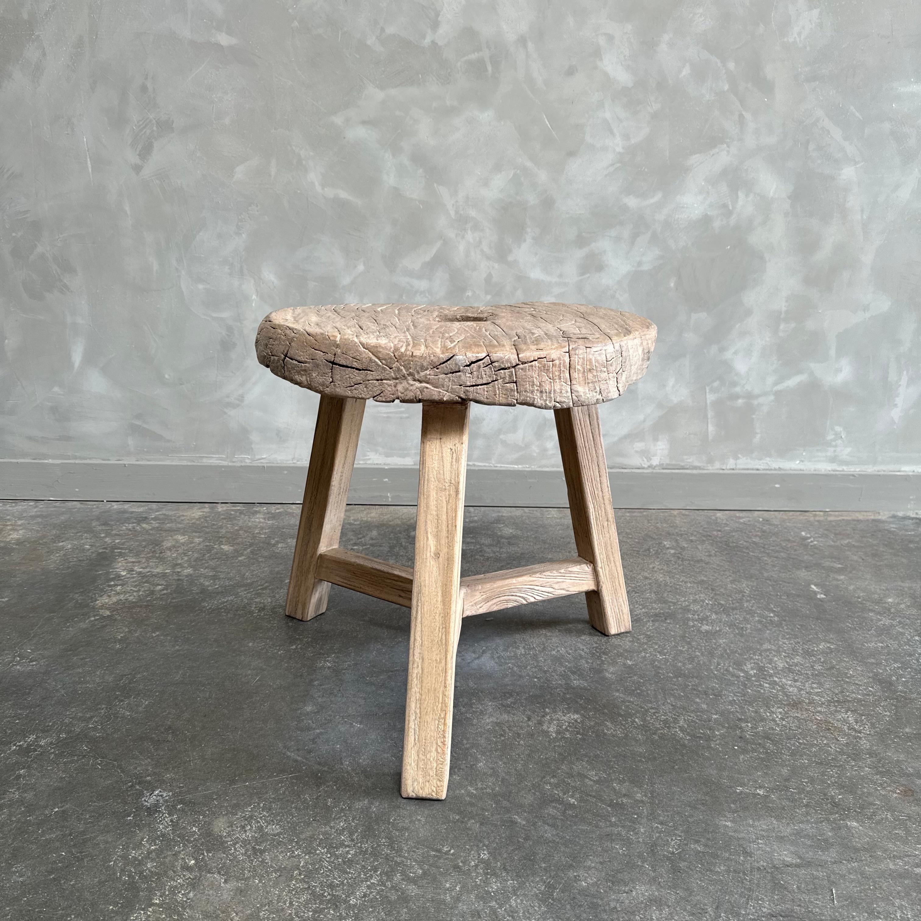 Vintage elm wood side table In Good Condition For Sale In Brea, CA