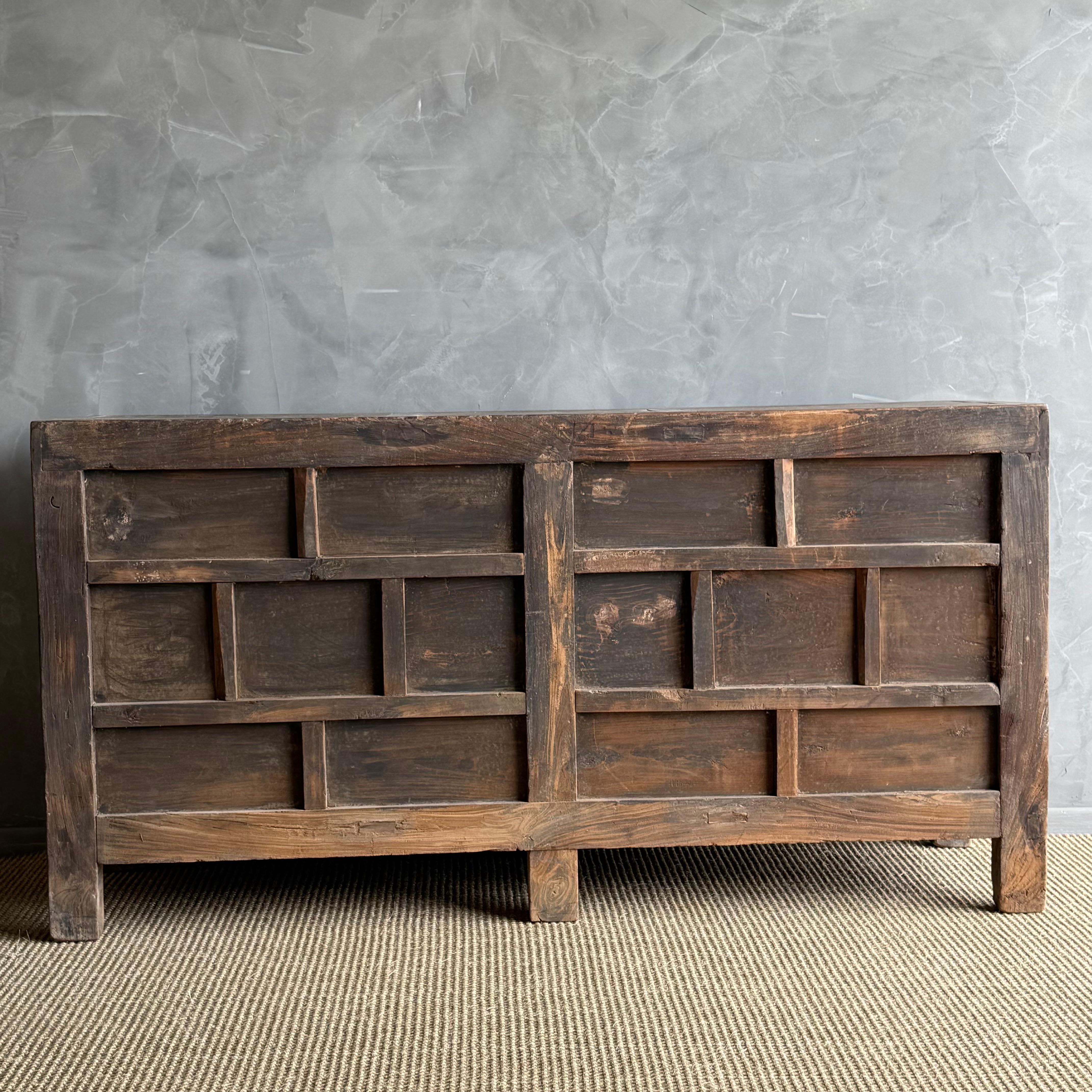 Vintage Elm Wood Sideboard mit mehreren Arbeitsschubladen im Angebot 5