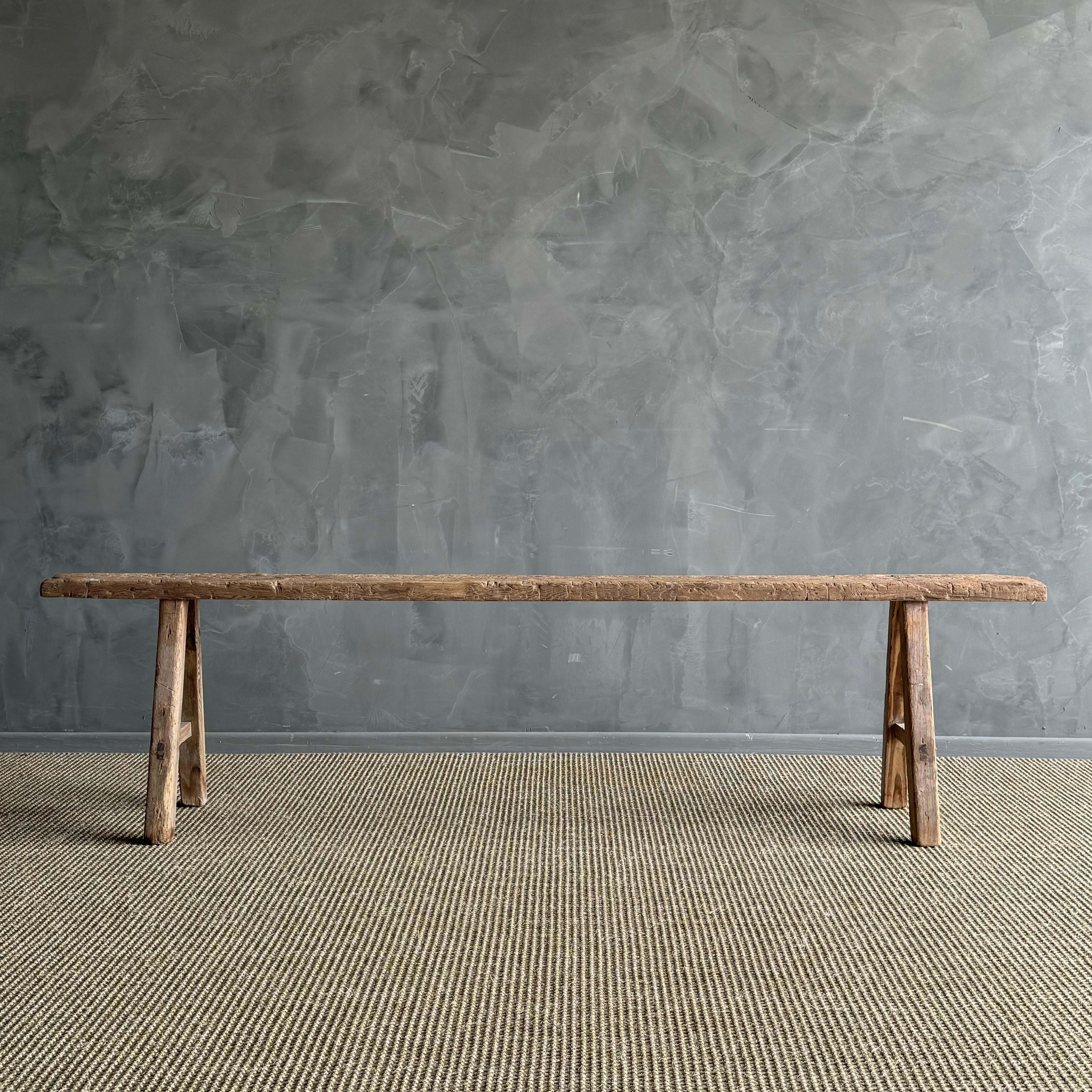 Organique Vieux Banc Skinny en bois d'orme en vente