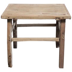Vieille table d'appoint carrée en bois d'orme avec plateau en planches