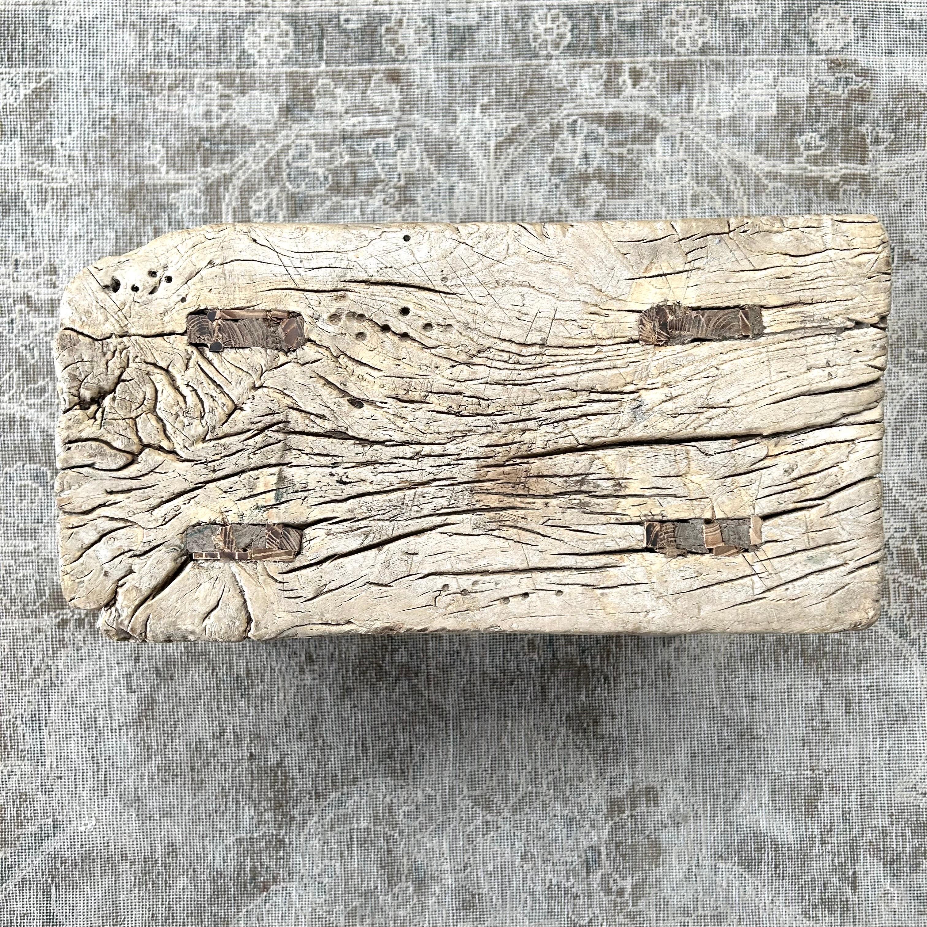 Vintage Ulme Holz Hocker im Angebot 6