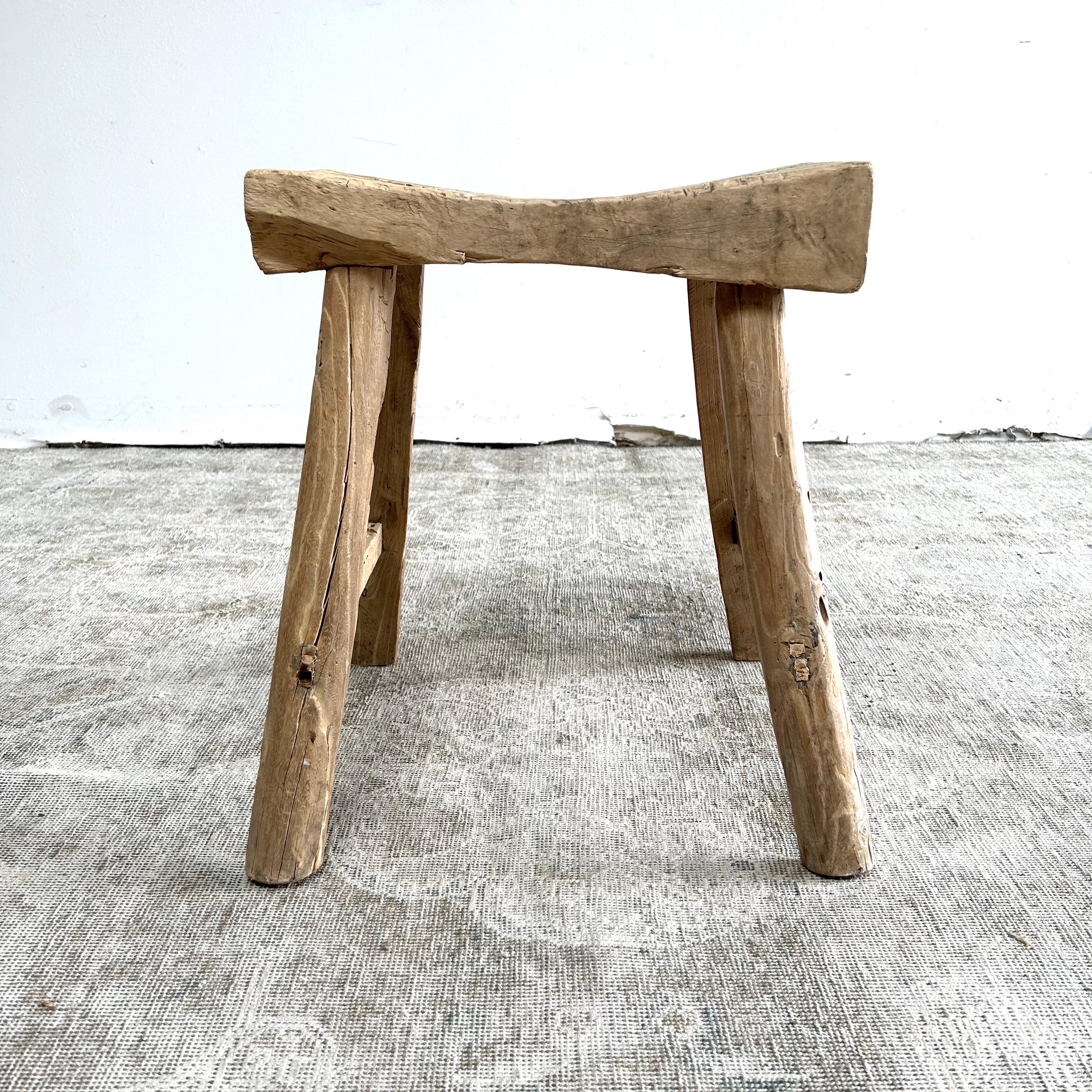 curved seat stool
