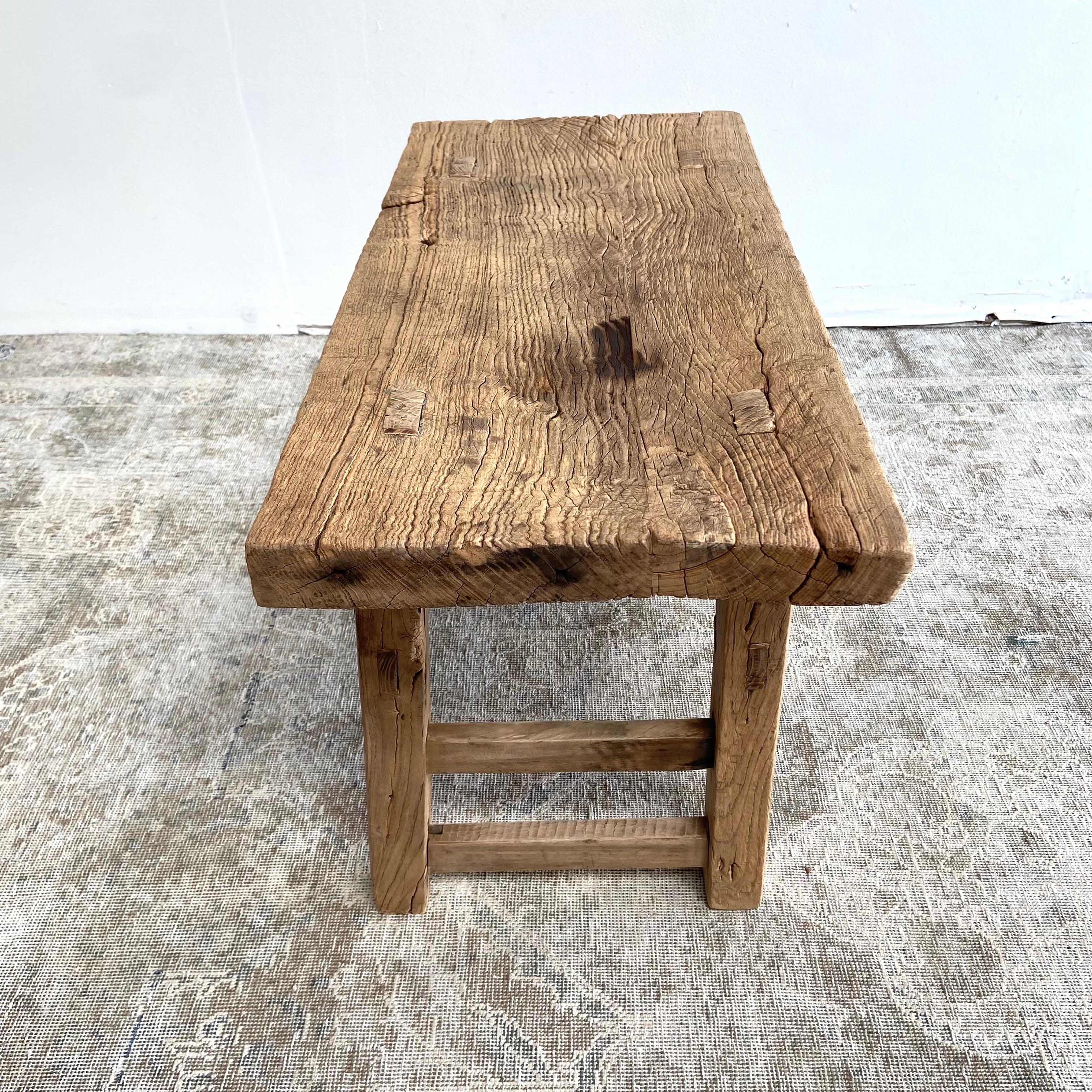 Vieille table basse en bois d'orme Bon état - En vente à Brea, CA