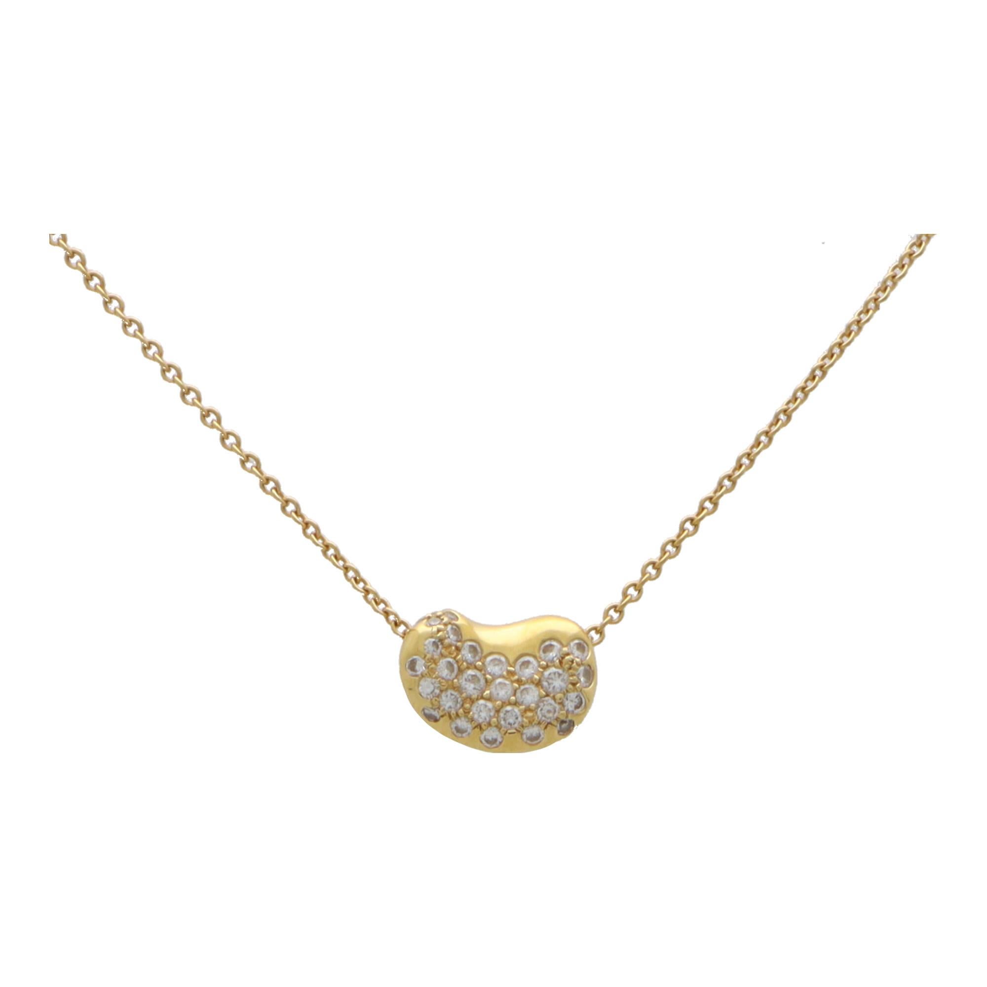 Moderne  Elsa Peretti pour Tiffany & Co. Collier haricot en or jaune avec diamants en vente