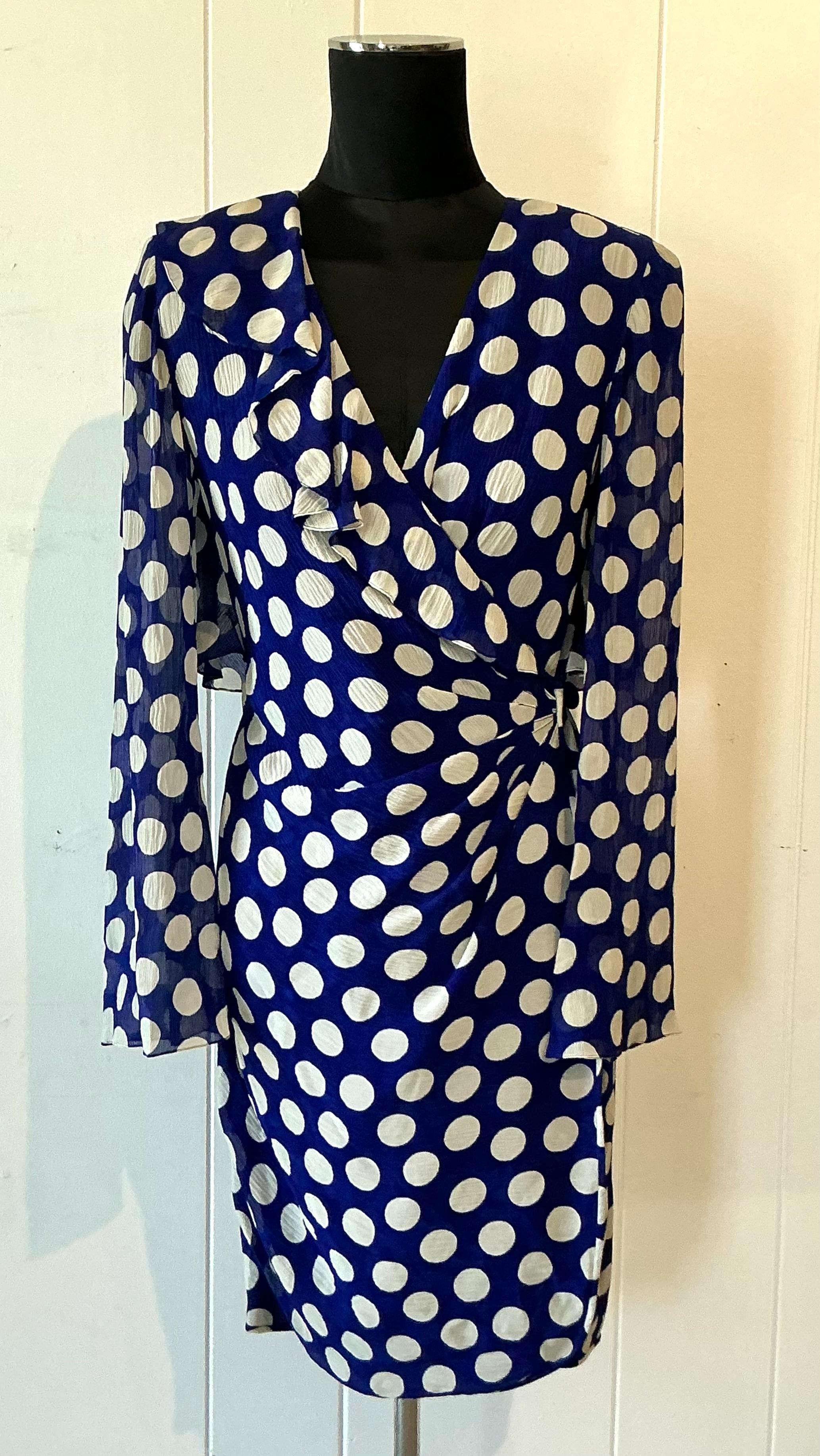 Vintage Emanuel Ungaro Blau-Weißes Polka Dot Kleid im Angebot 2