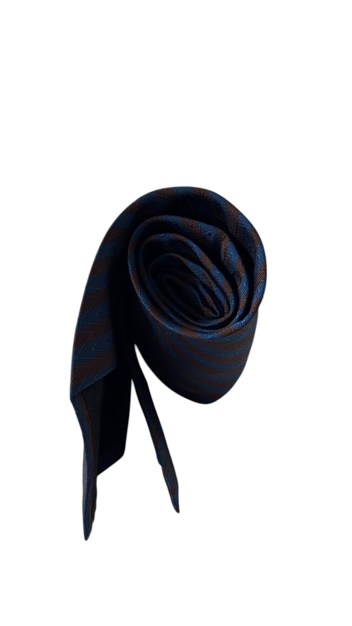 Cravate vintage en soie Emanuel Ungaro Paris avec motif en zig-zag, boîte d'origine en vente 3