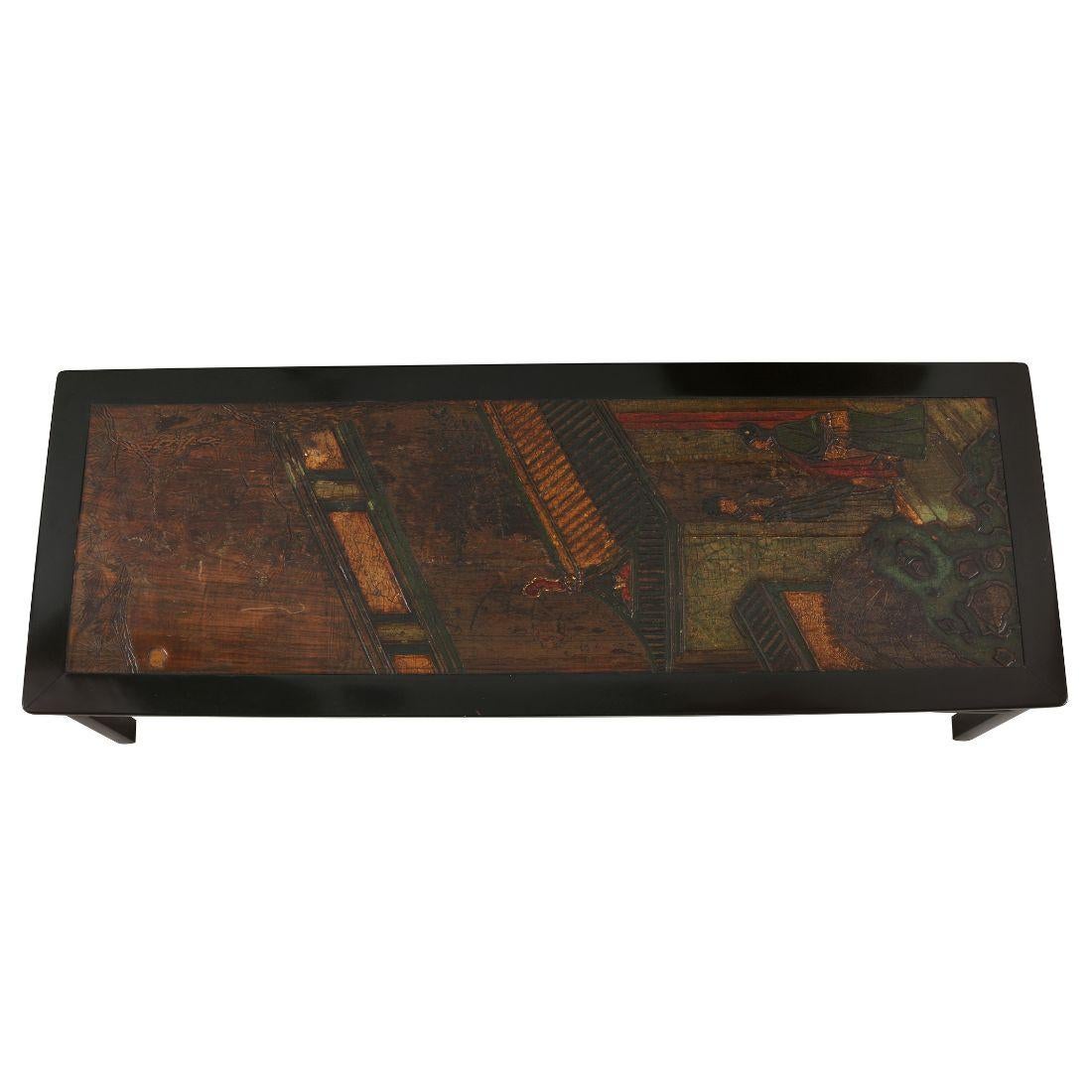 Autre Table basse vintage en cuir embossé avec laque noire en vente