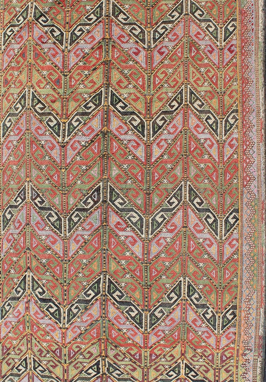 Vintage Embroidered Kilim Jajeem Rug in Green, Red, Charcoal, Blue and Lavender In Excellent Condition For Sale In Atlanta, GA
