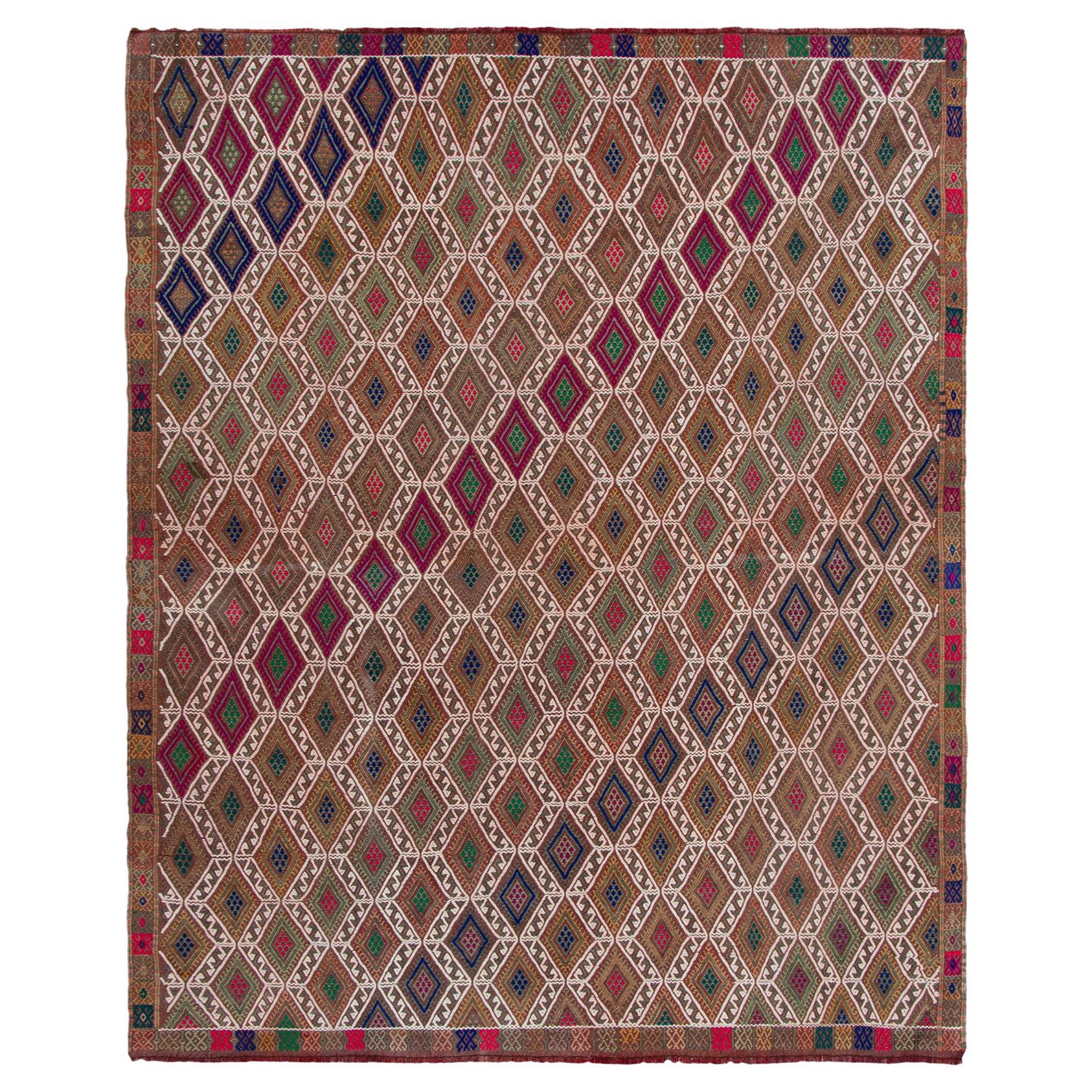 Bestickter Vintage-Kelim-Teppich in Braun, Weiß mit geometrischem Muster von Teppich & Kelim