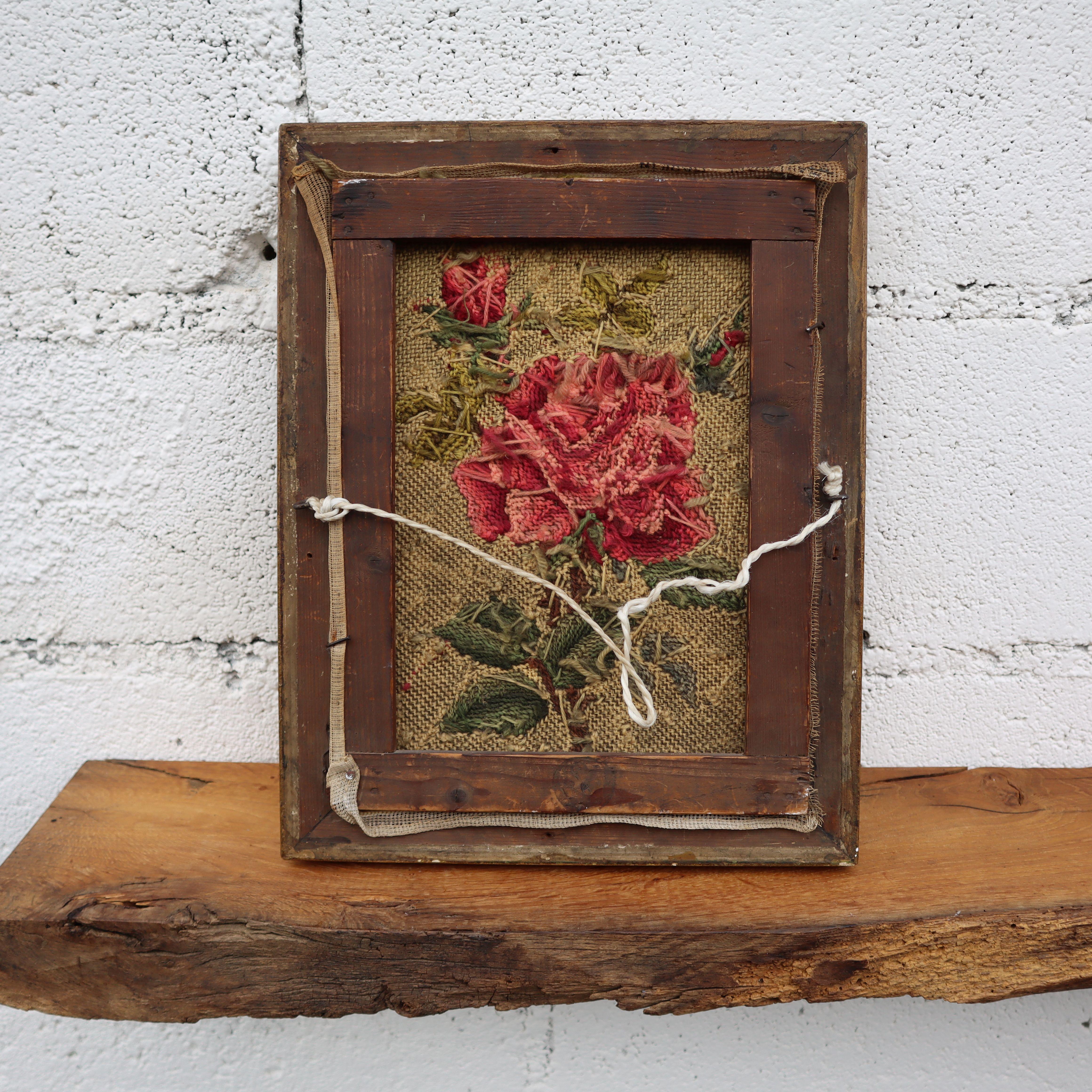 Besticktes Vintage-Bilder „Schöne Rose“ in einem goldenen Rahmen im Angebot 4