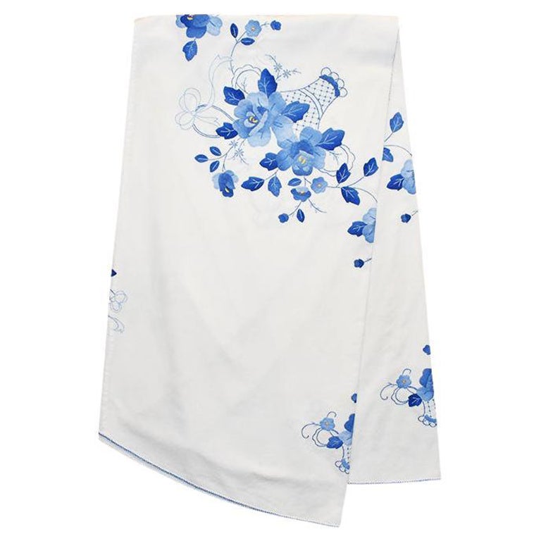Vintage Embroidered Round Blue Floral Appliqué Tablecloth