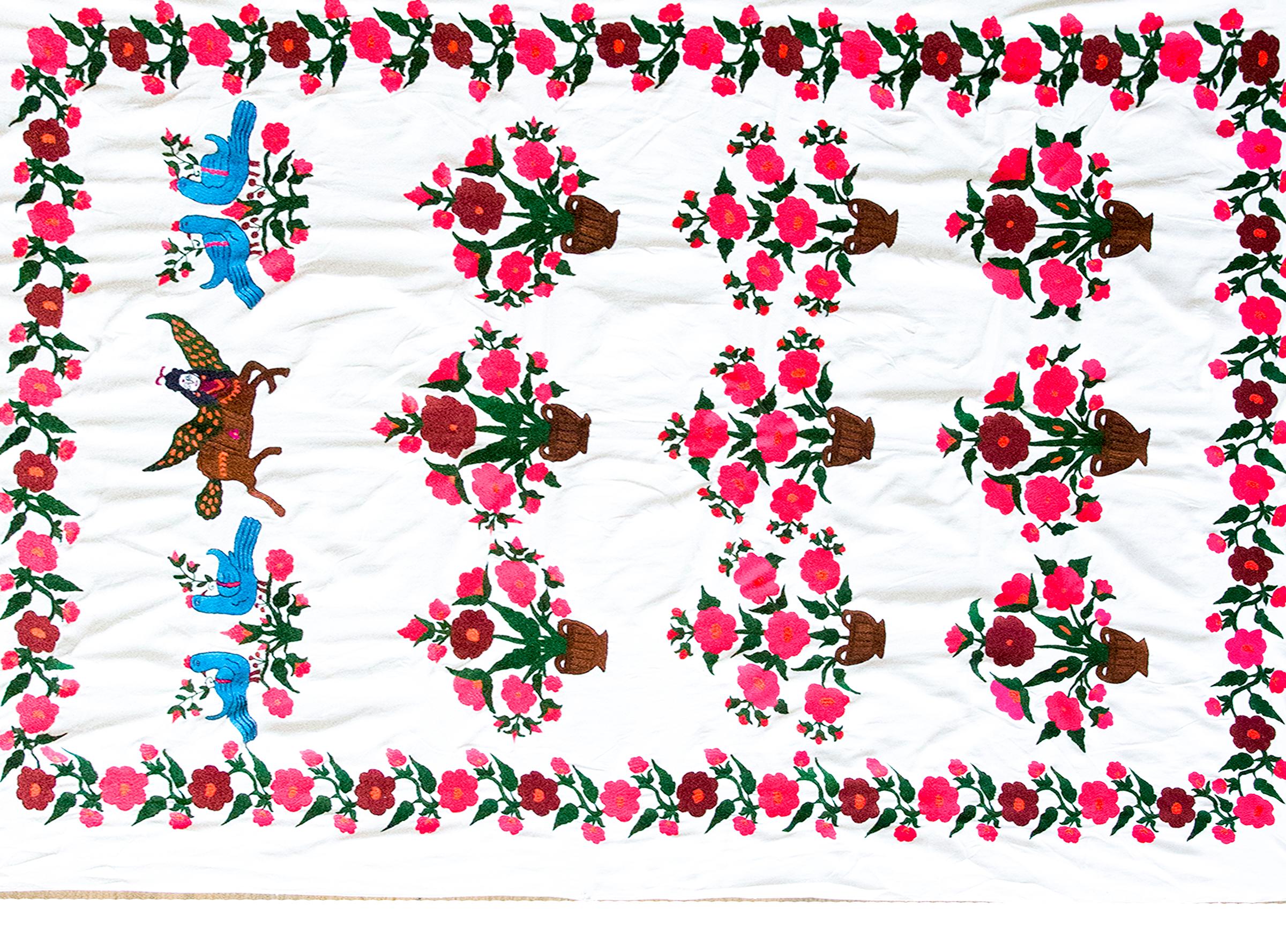 Vintage bestickt Suzani Textil im Zustand „Gut“ im Angebot in Chicago, IL