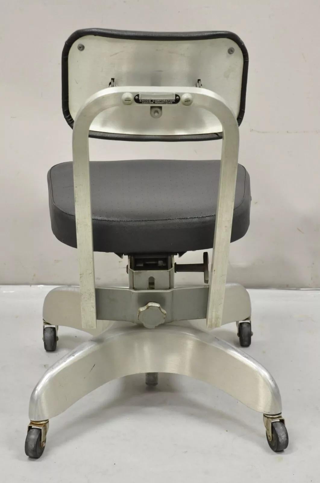 Vintage Emeco Corp Art Deco Brushed Aluminum Black Swivel Office Desk Chair en vente 5