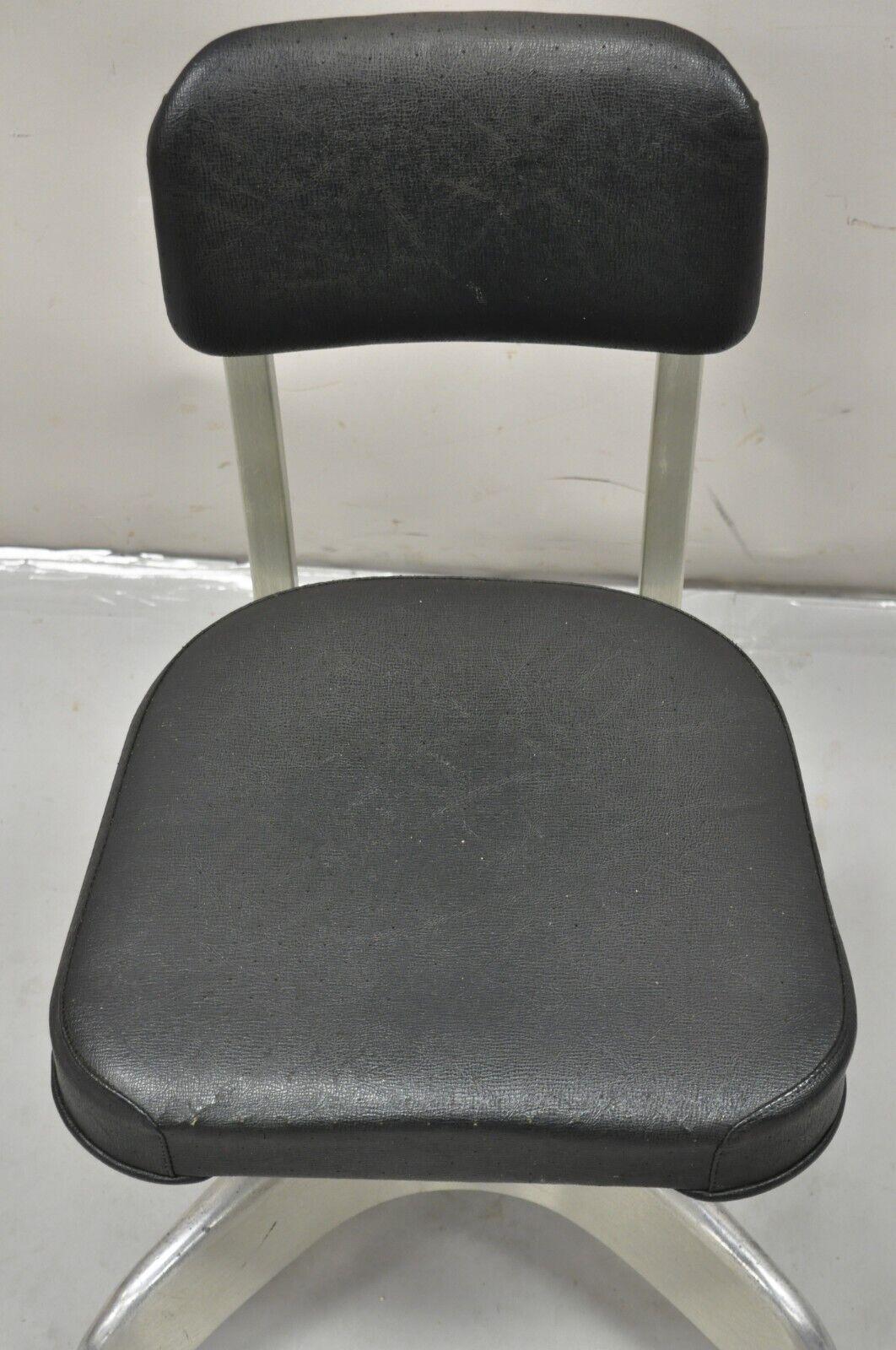 Vintage Emeco Corp Art Deco Brushed Aluminum Black Swivel Office Desk Chair In Good Condition For Sale In Philadelphia, PA