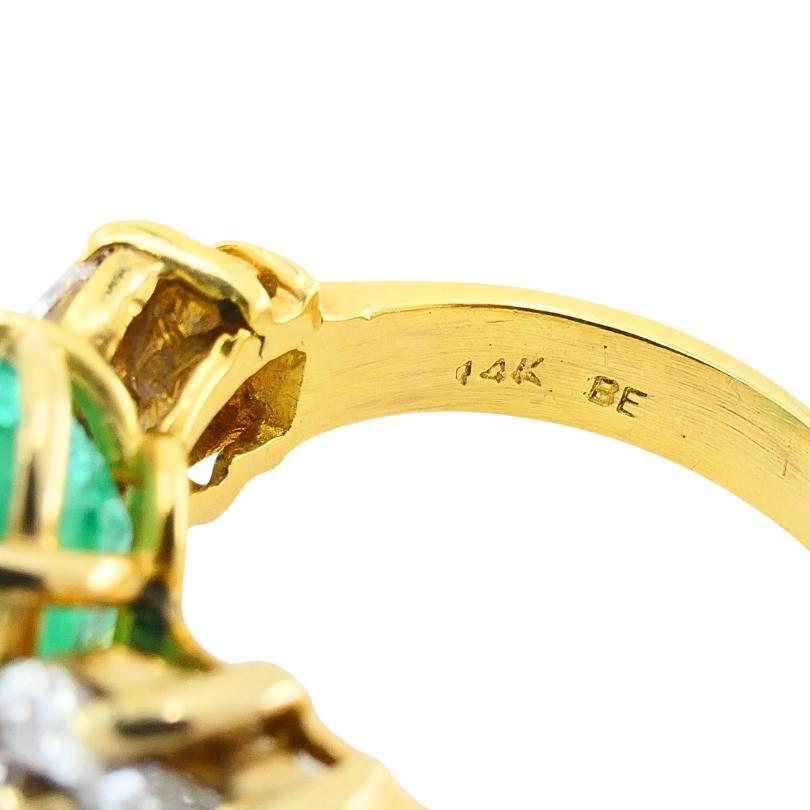 Vintage Emerald 14k Gold Diamond Ring For Sale 4