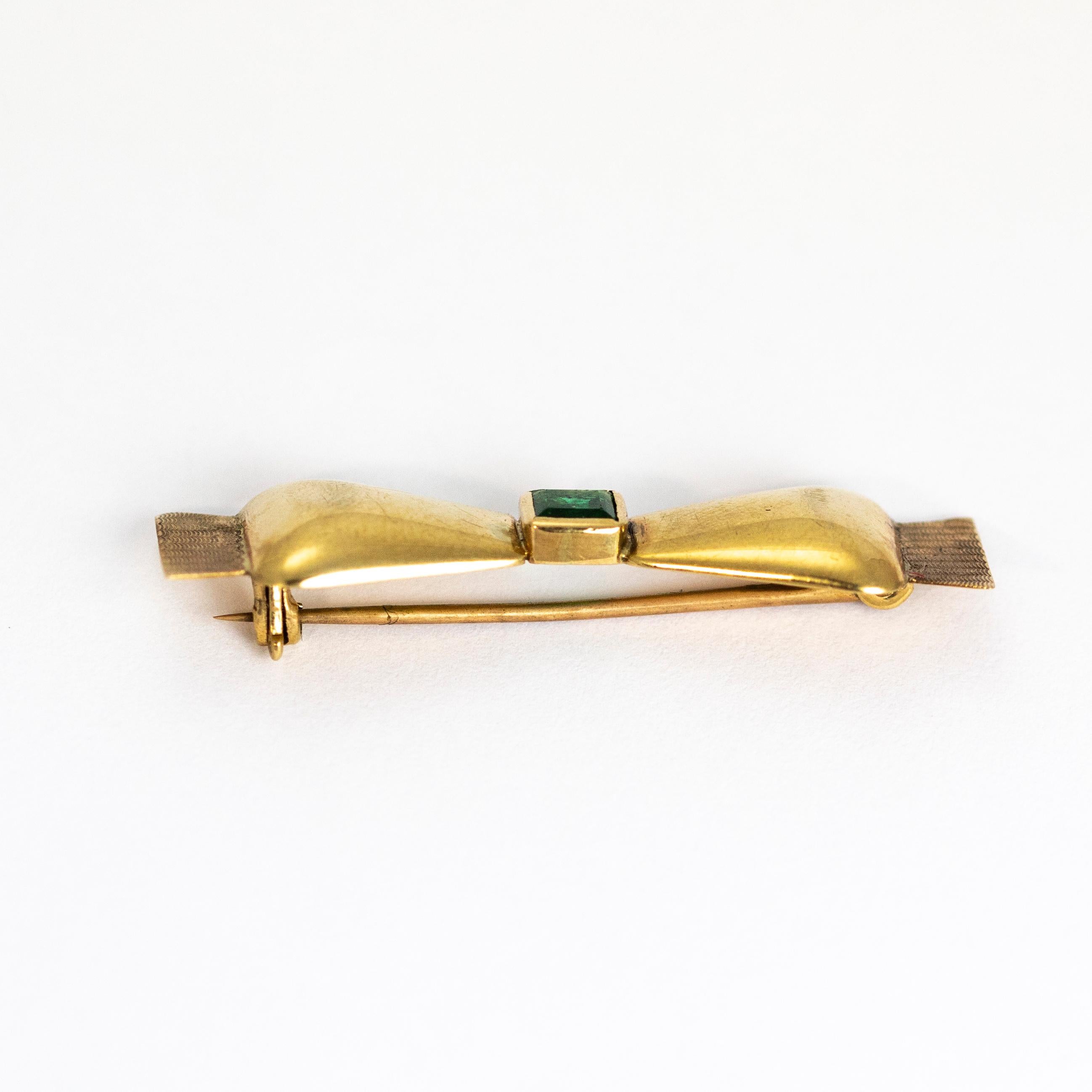 Vintage Emerald 9 Carat Gold Brooch In Good Condition In Chipping Campden, GB