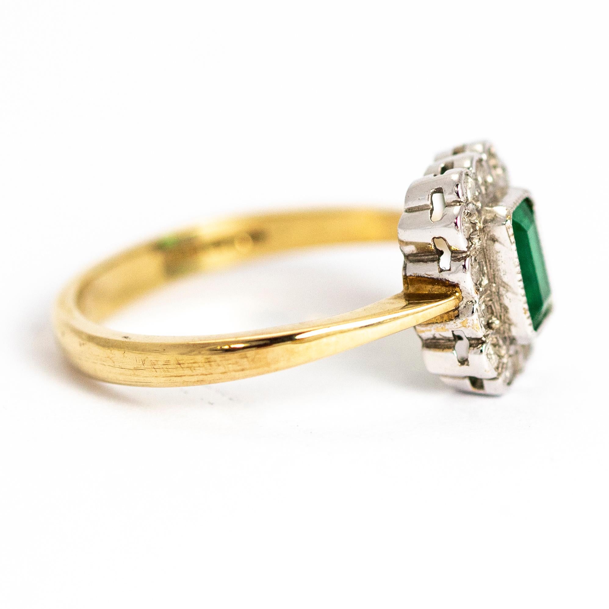 Vintage Emerald and 9 Carat Gold Ring In Good Condition In Chipping Campden, GB