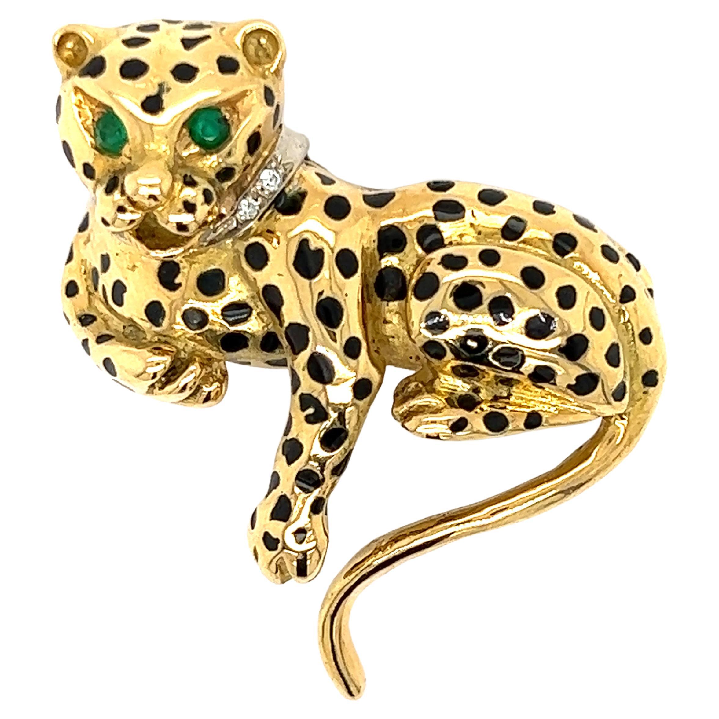 Vintage Emerald and Black Enamel Cougar Brooch in 18Kt Yellow Gold