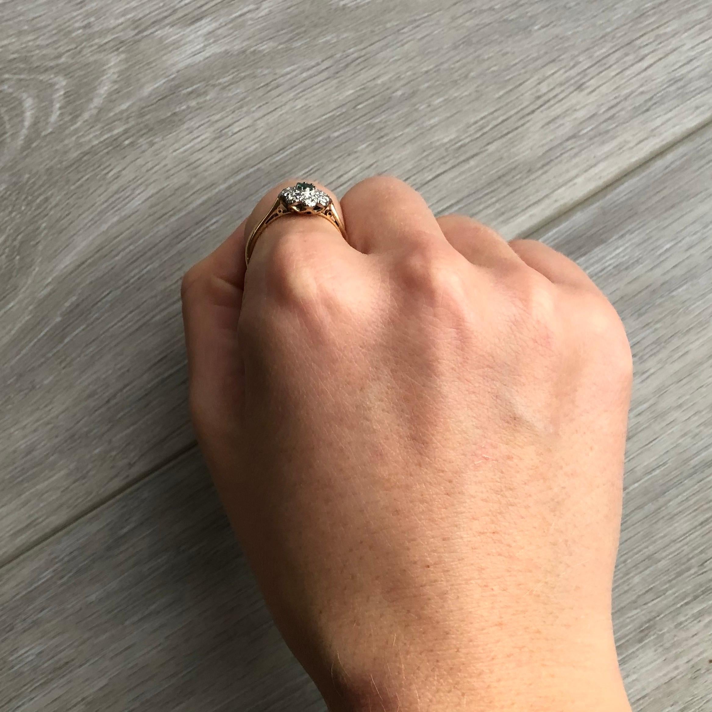 18 Karat Vintage-Cluster-Ring mit Smaragd und Diamant Damen