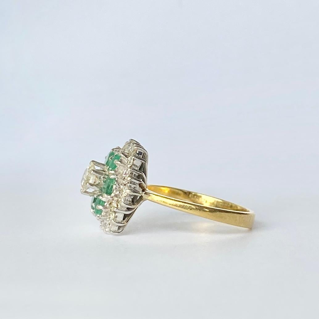 18 Karat Gold Cluster-Ring mit Smaragd und Diamant (Rundschliff)