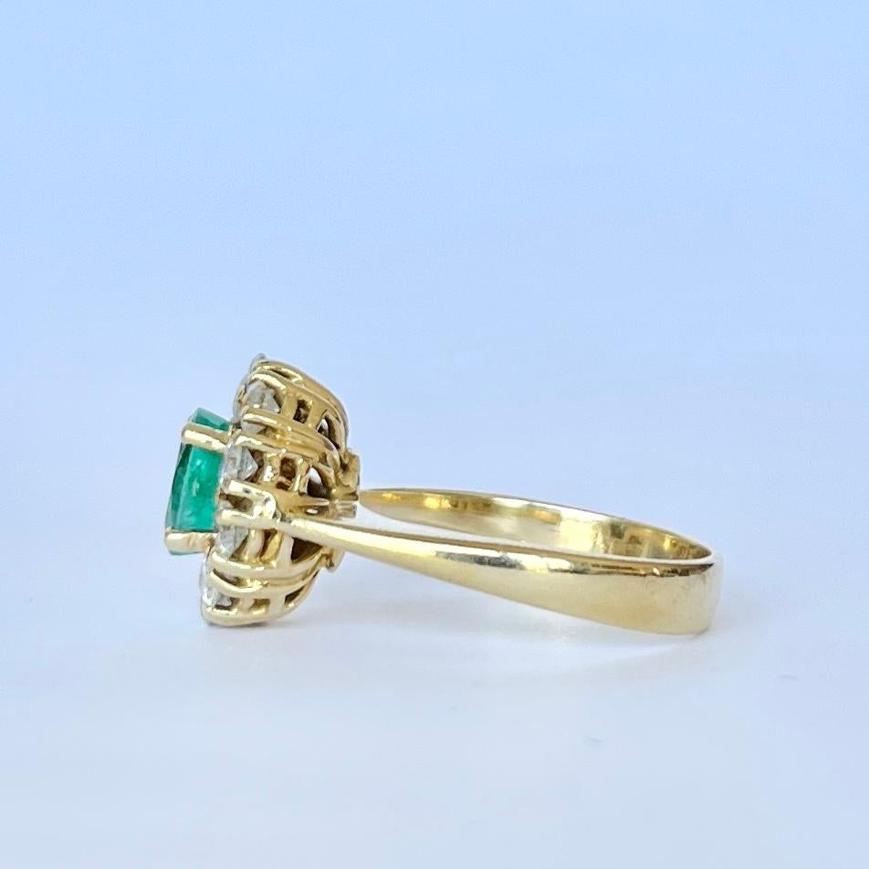 Women's Vintage Emerald and Diamond 18 Carat Gold Cluster Ring For Sale