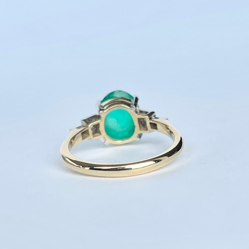 Women's Vintage Emerald and Diamond 18 Carat Gold Ring For Sale