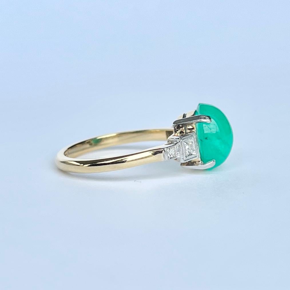 Vintage Emerald and Diamond 18 Carat Gold Ring For Sale 1
