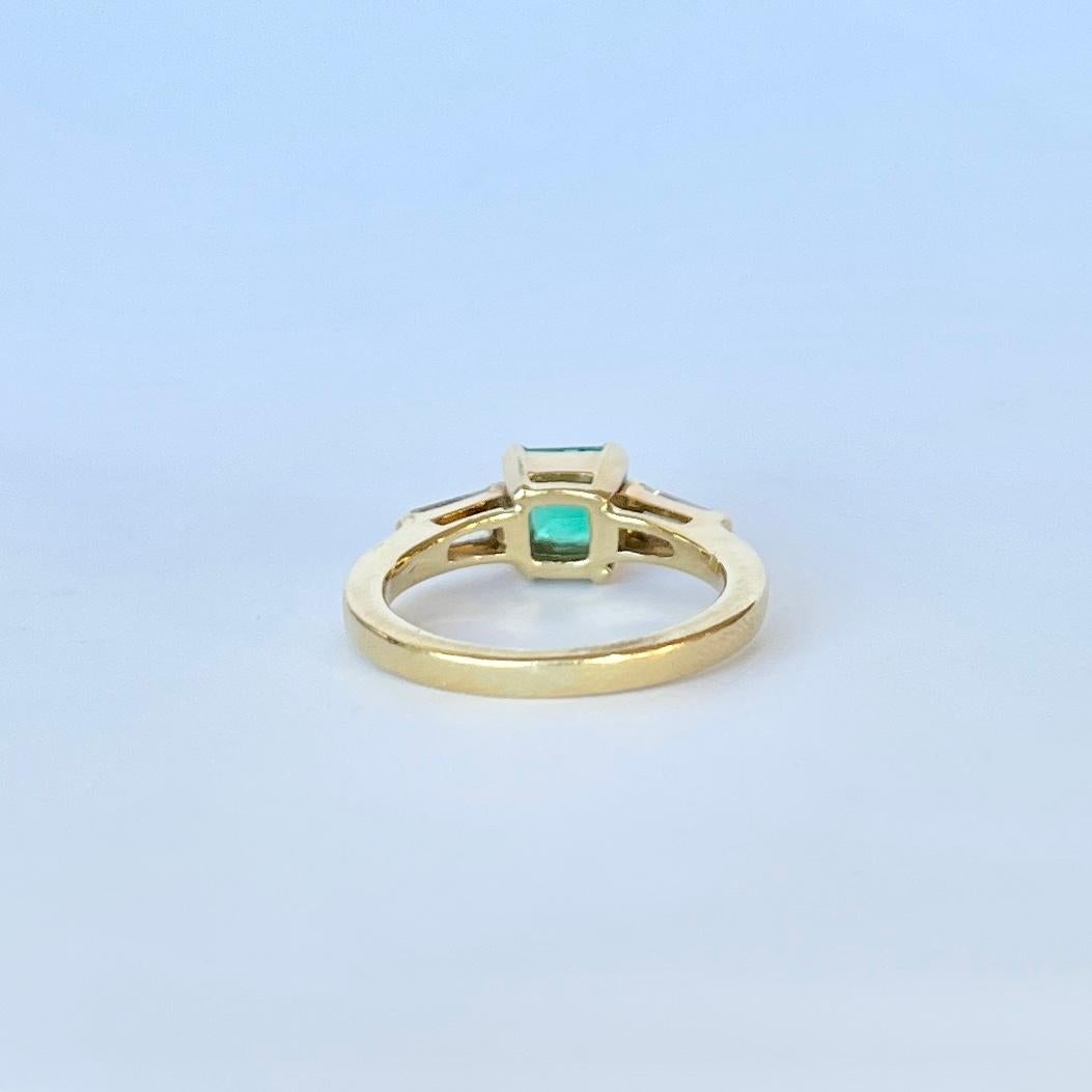 Vintage Solitär-Ring mit Smaragd und Diamant 18 Karat Gold im Zustand „Gut“ im Angebot in Chipping Campden, GB