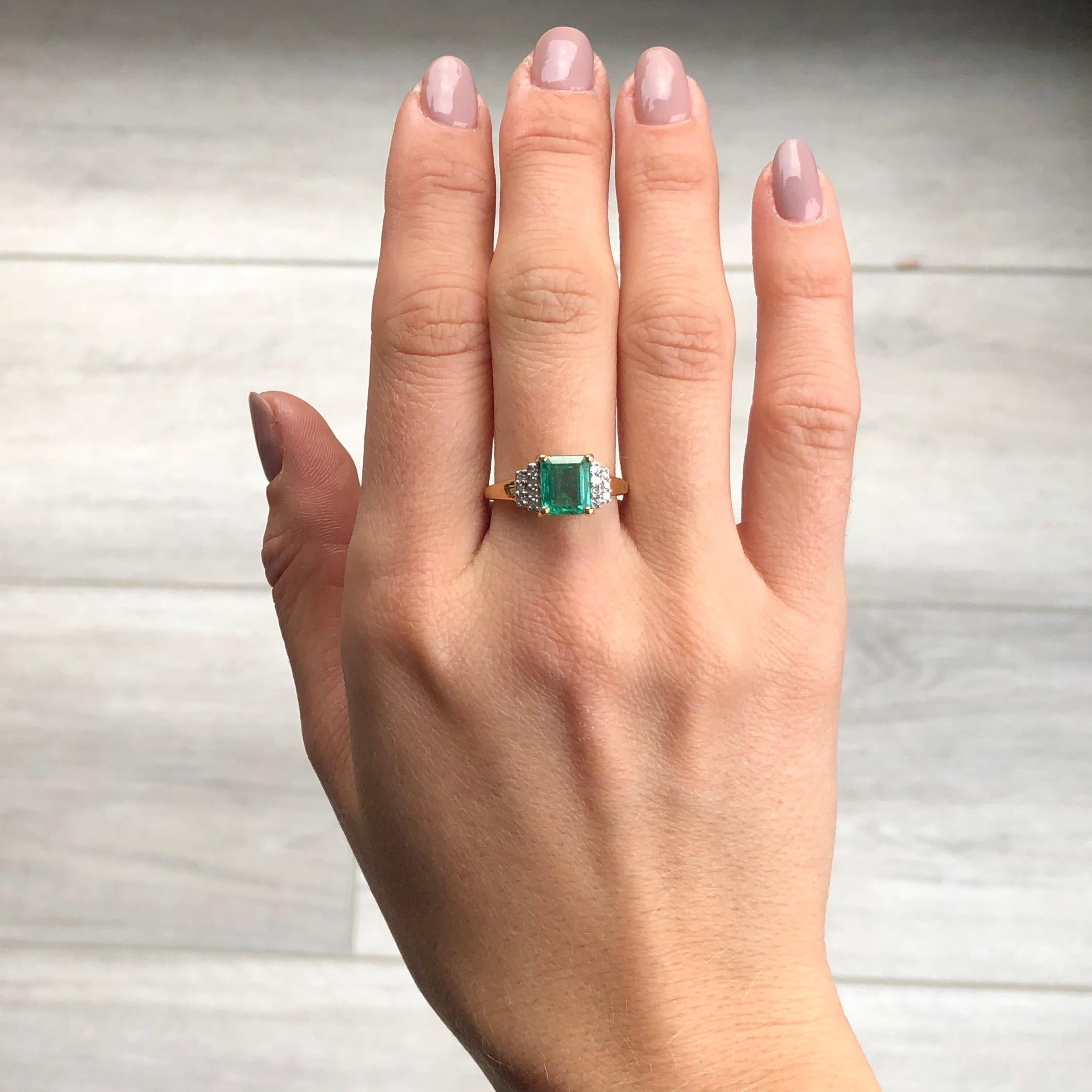 Vintage Emerald and Diamond 18 Carat Gold Solitaire Ring In Good Condition In Chipping Campden, GB