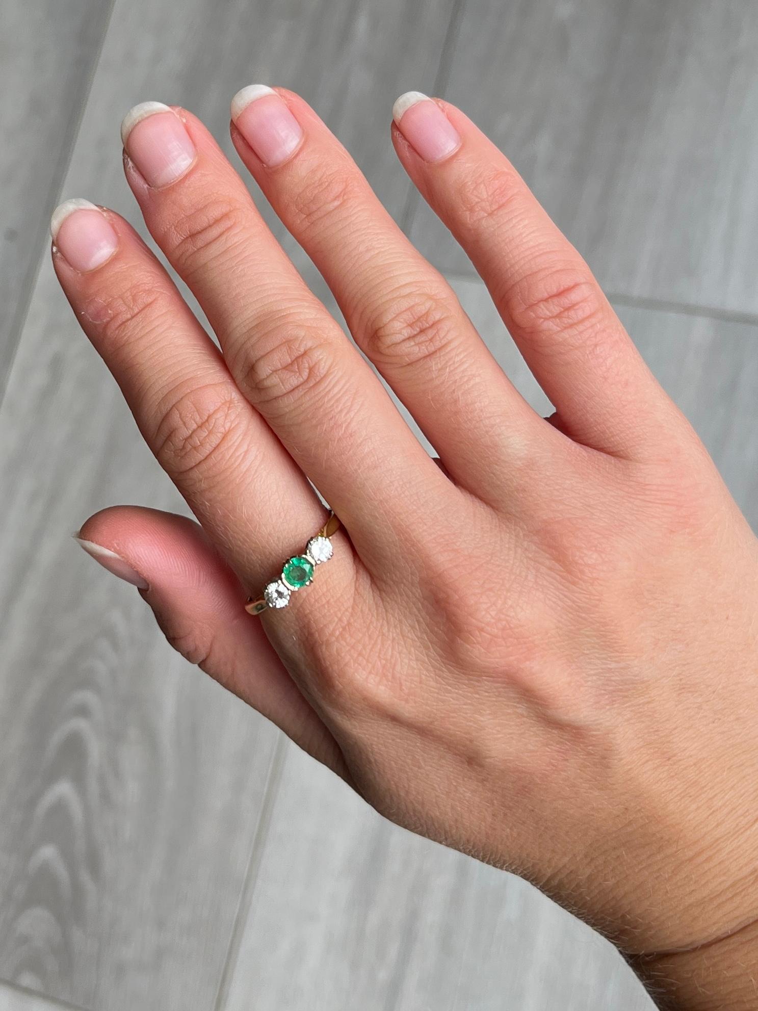 Round Cut Vintage Emerald and Diamond 18 Carat Gold Three-Stone Ring For Sale